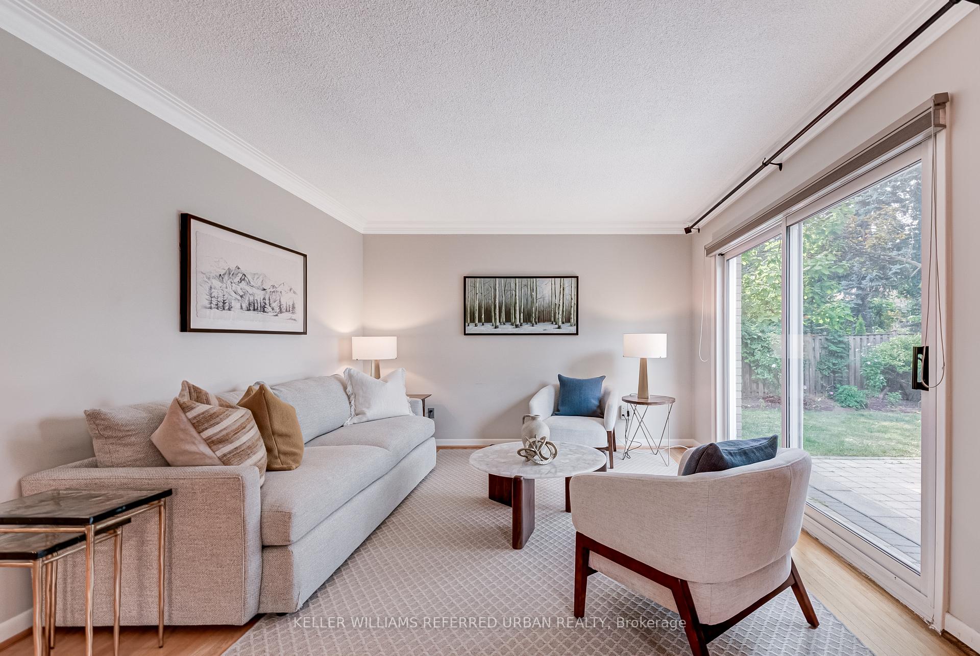Photo 2 of 26 Foxmeadow Road, Etobicoke, Willowridge-Martingrove-Richview — HOMEH