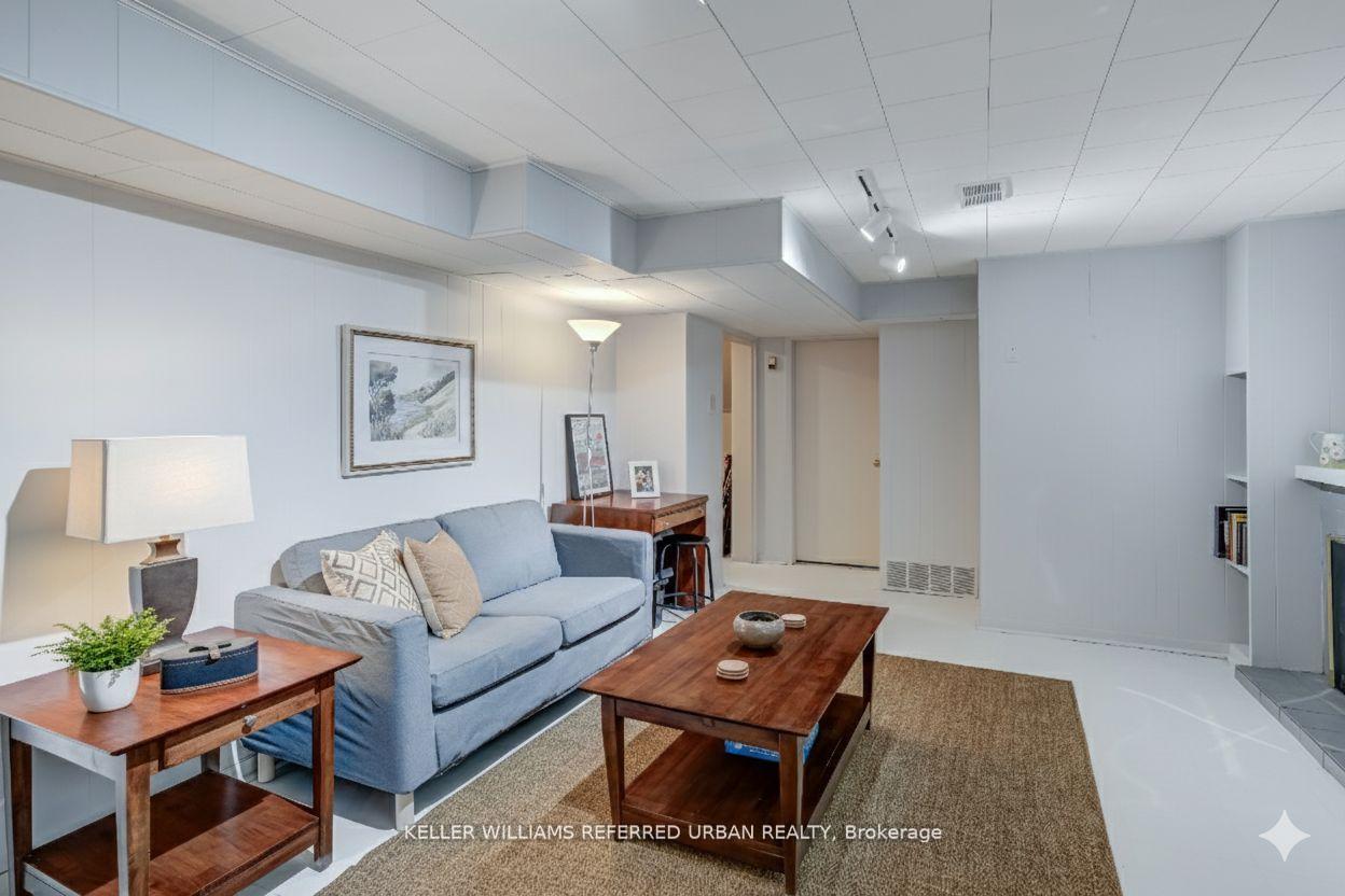 Photo 19 of 26 Foxmeadow Road, Etobicoke, Willowridge-Martingrove-Richview — HOMEH
