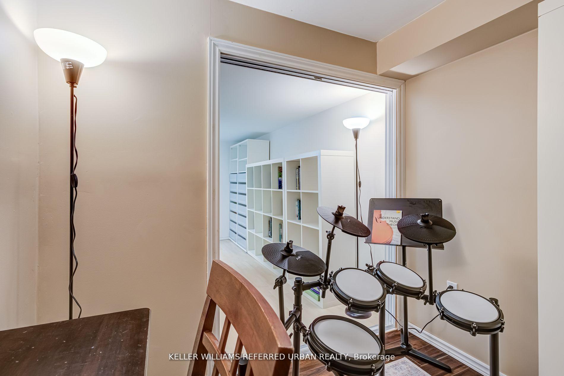 Photo 20 of 26 Foxmeadow Road, Etobicoke, Willowridge-Martingrove-Richview — HOMEH