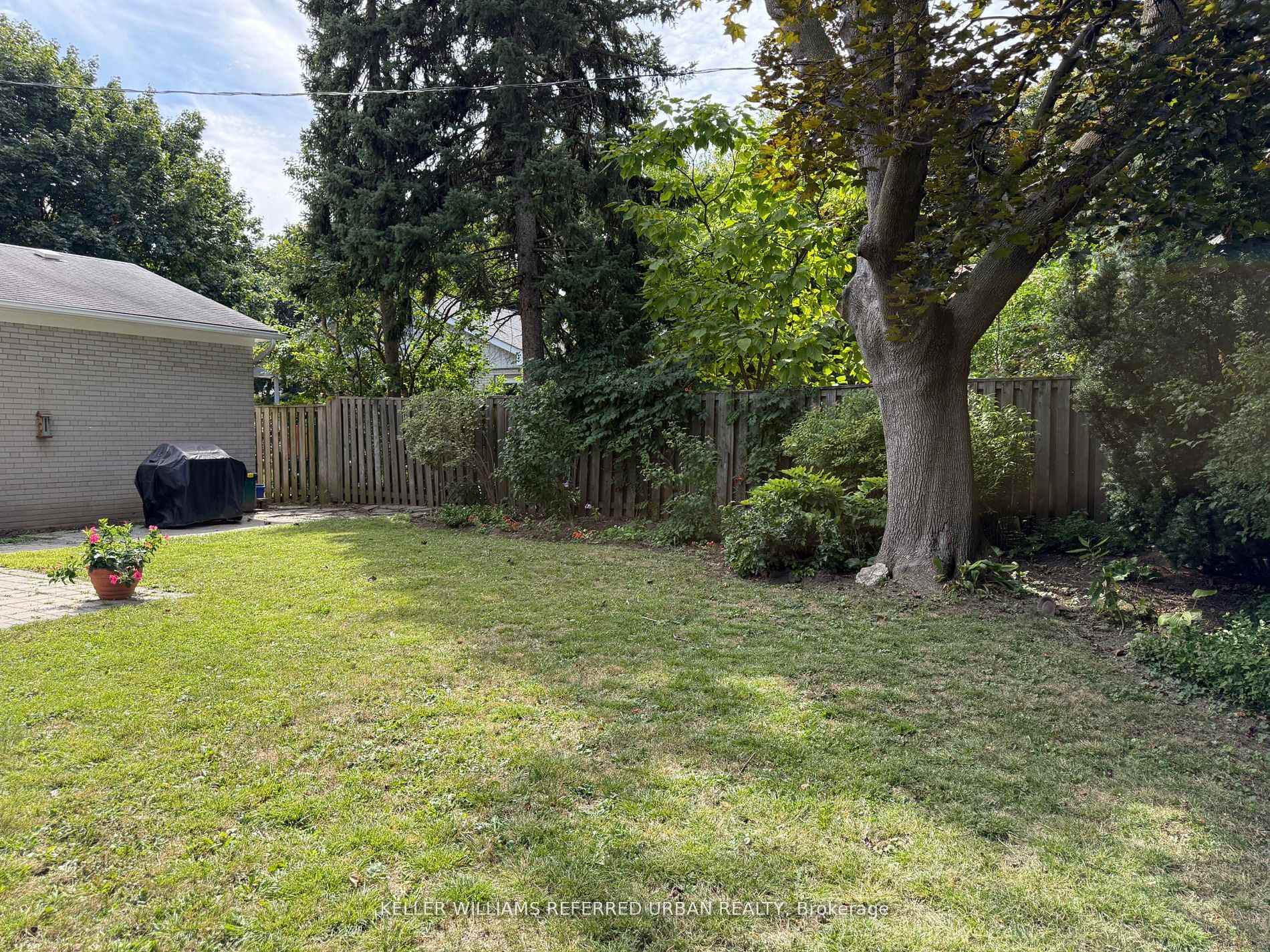 Photo 23 of 26 Foxmeadow Road, Etobicoke, Willowridge-Martingrove-Richview — HOMEH