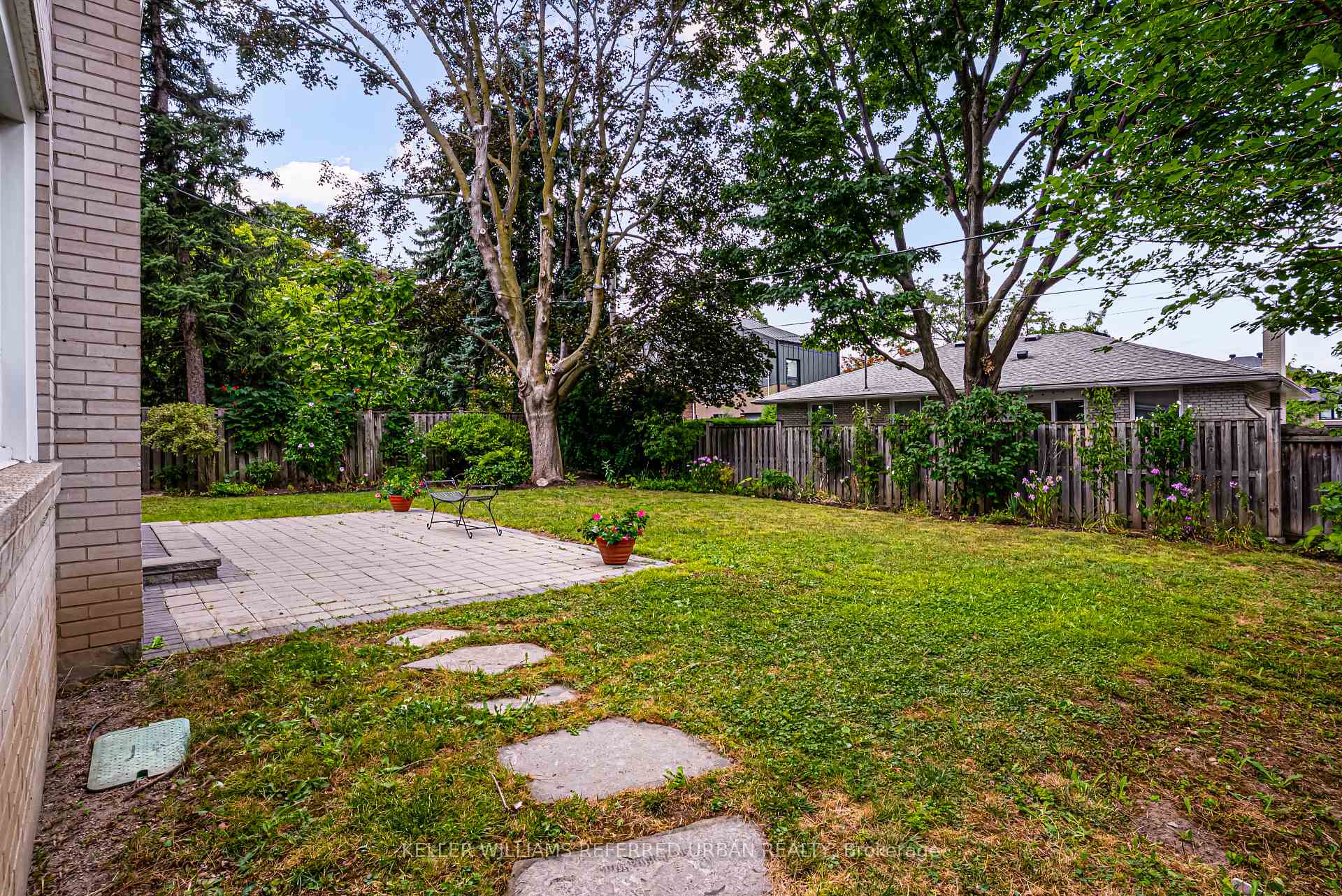 Photo 25 of 26 Foxmeadow Road, Etobicoke, Willowridge-Martingrove-Richview — HOMEH
