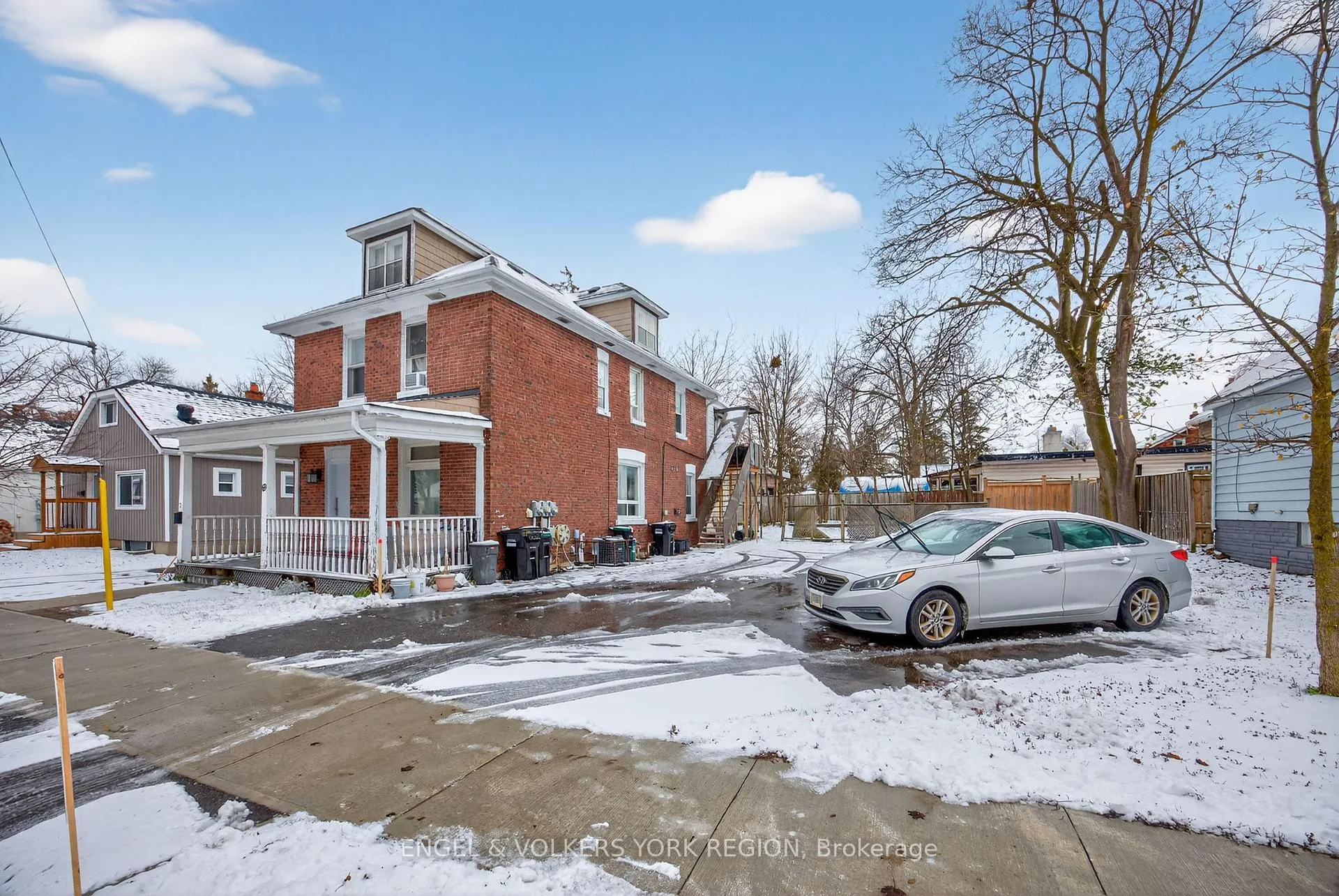 Photo 4 of 69 John Street, Barrie, Lakeshore — HOMEH