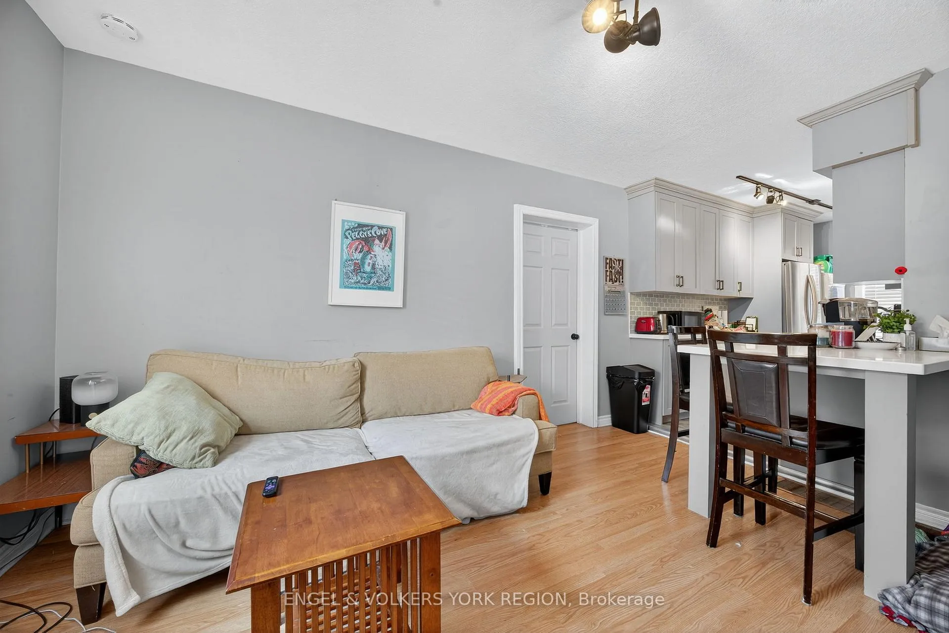 Photo 7 of 69 John Street, Barrie, Lakeshore — HOMEH