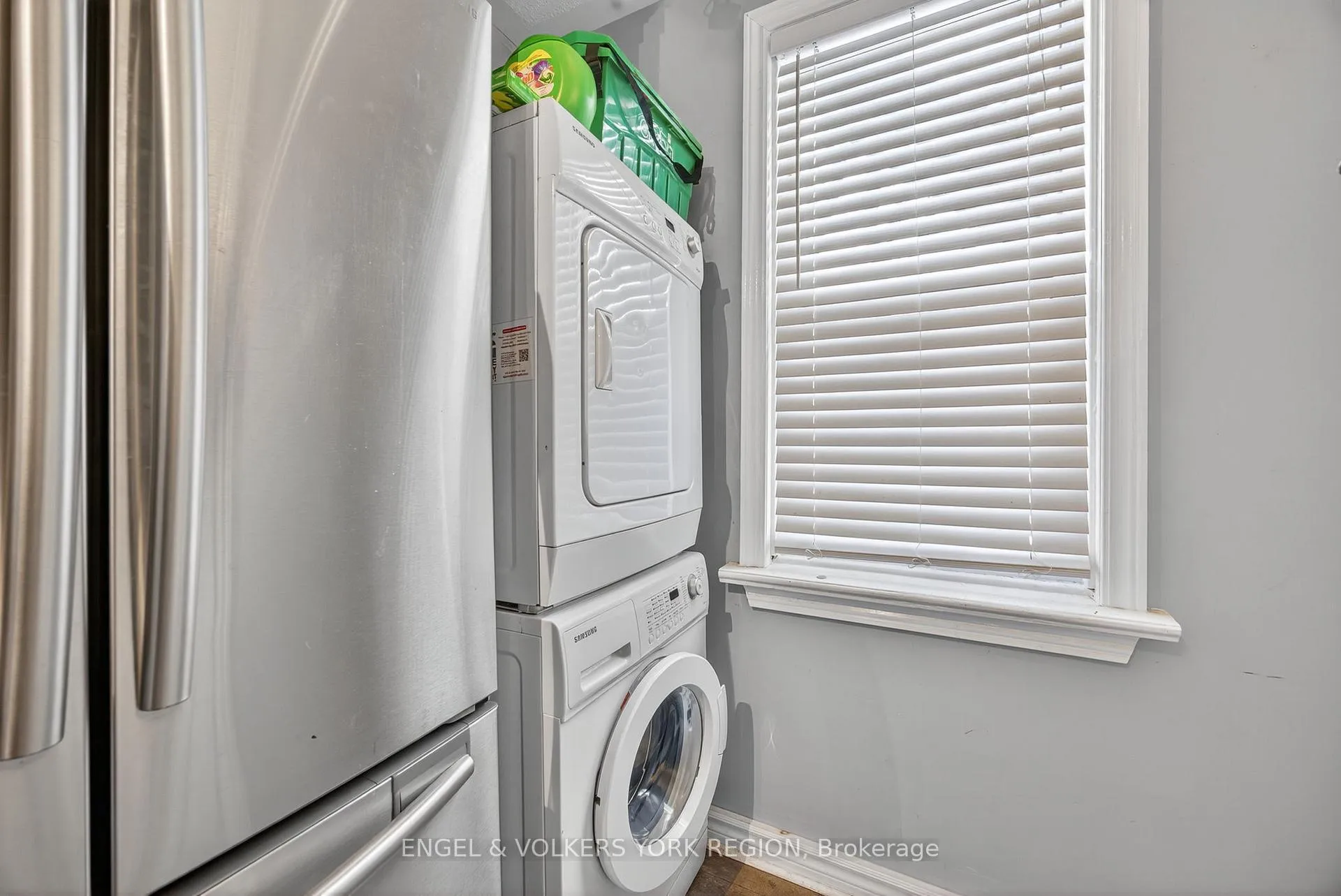 Photo 10 of 69 John Street, Barrie, Lakeshore — HOMEH