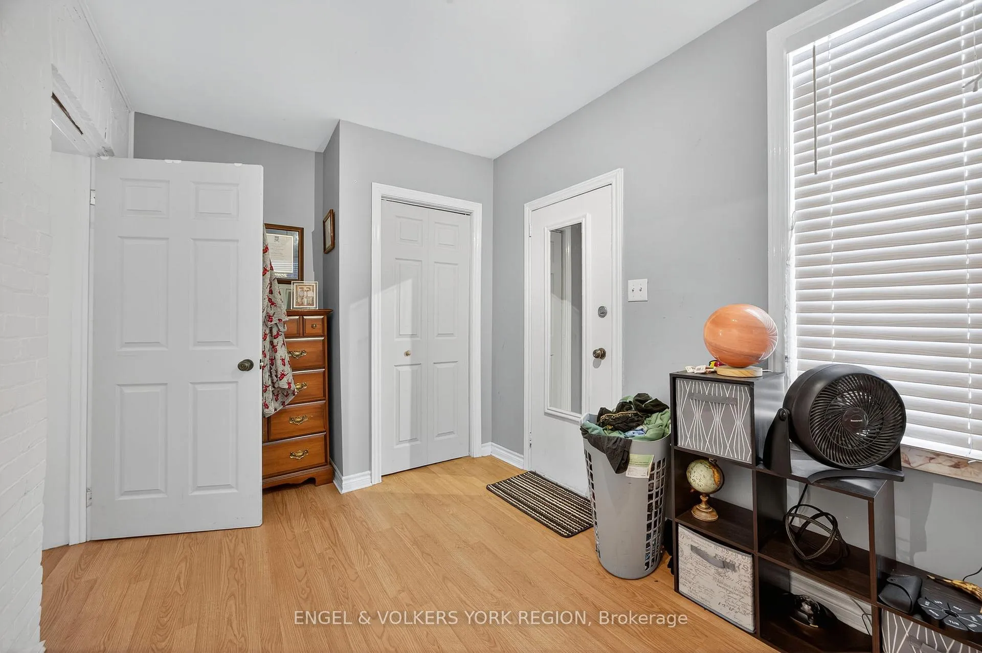 Photo 13 of 69 John Street, Barrie, Lakeshore — HOMEH