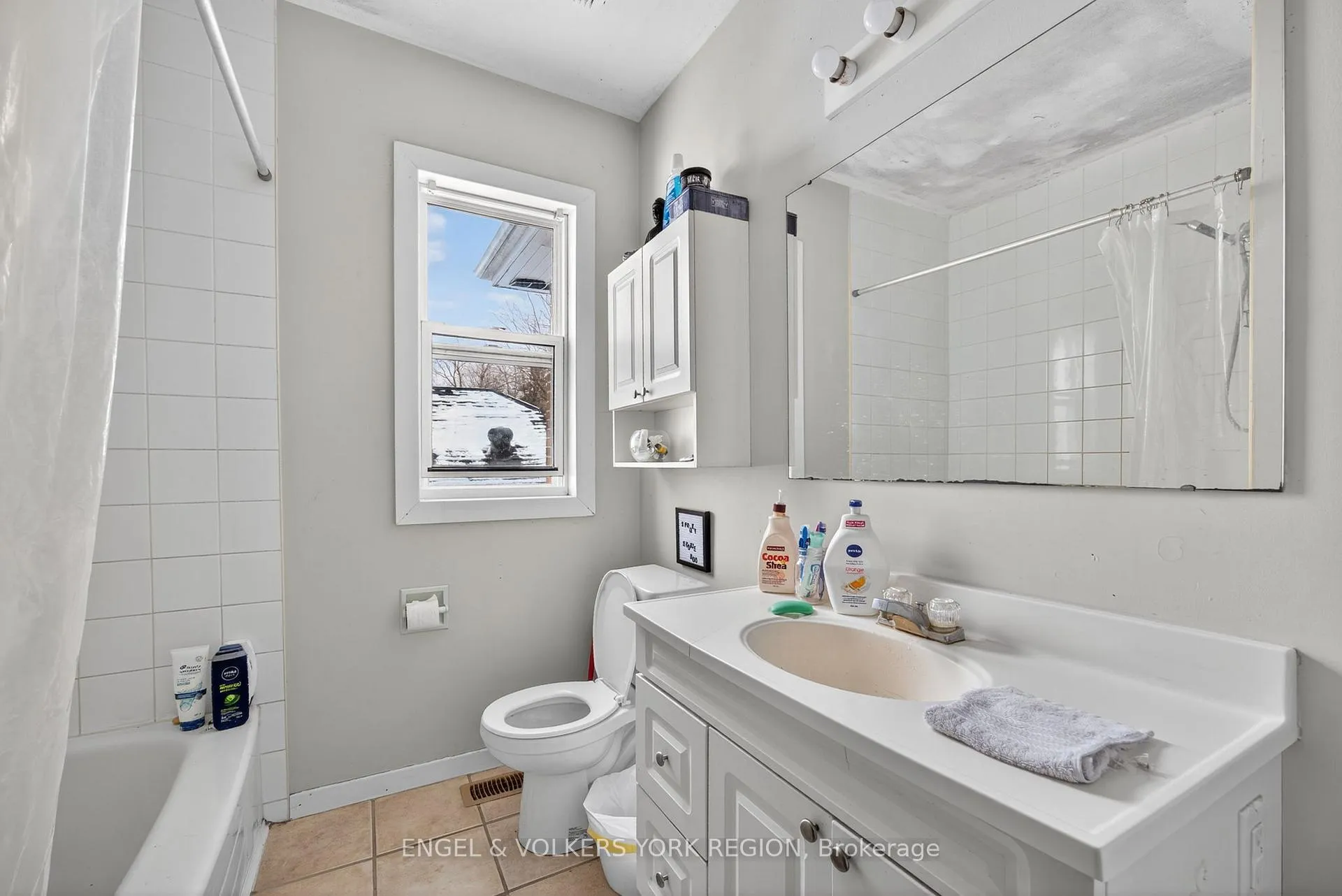 Photo 22 of 69 John Street, Barrie, Lakeshore — HOMEH
