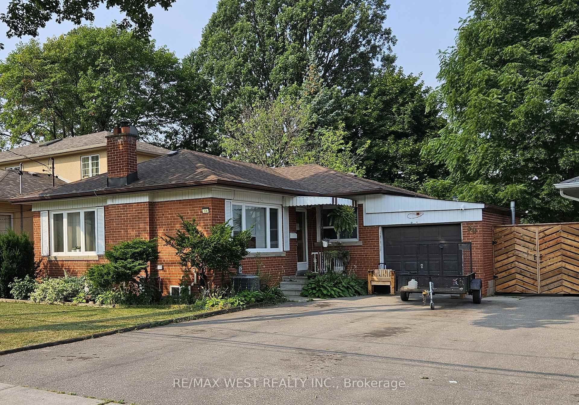 Front of 30 Golfwood Heights