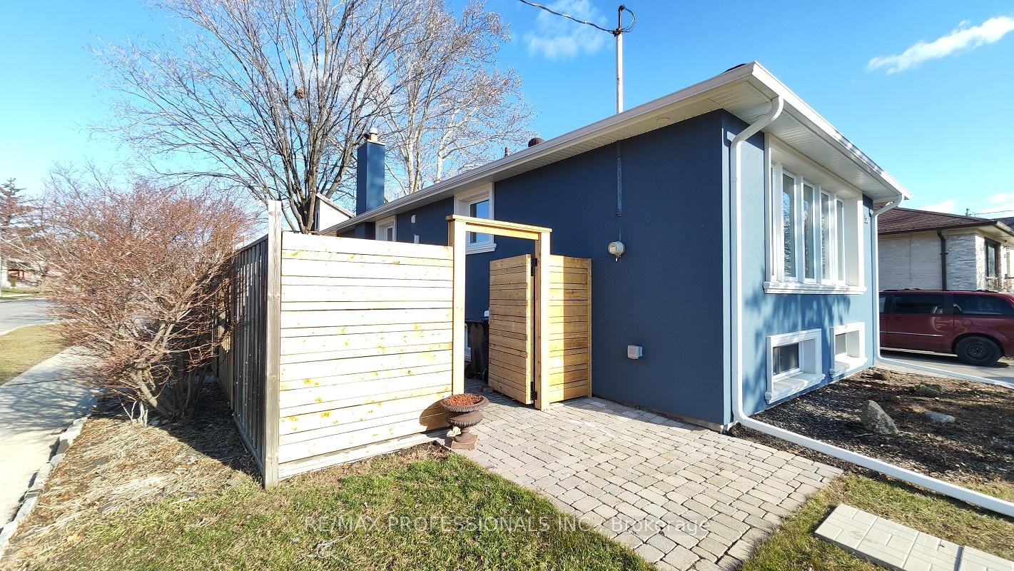 Front of Unit Lower, 50 Eringate Drive