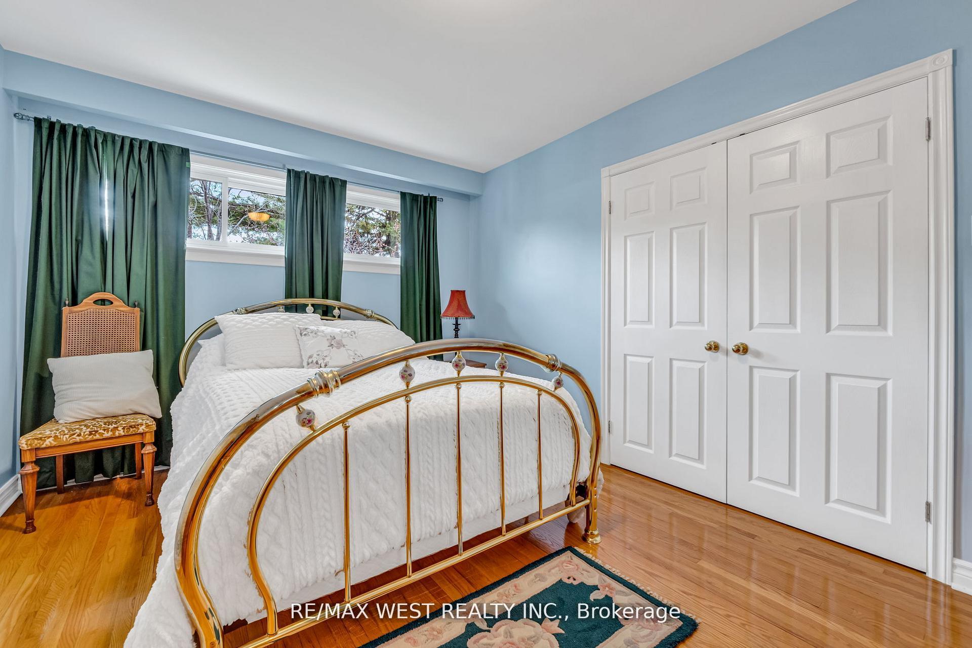 Photo 15 of 15 Breadner Drive, Etobicoke, Willowridge-Martingrove-Richview — HOMEH