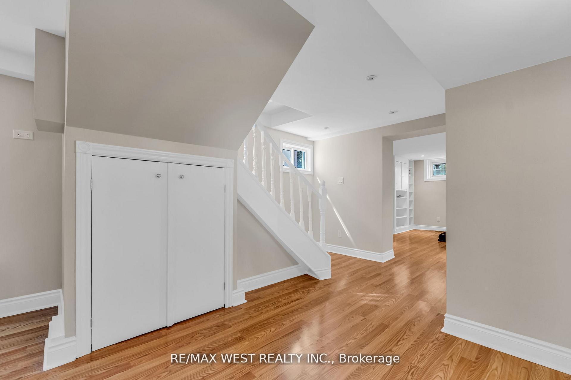 Photo 18 of 15 Breadner Drive, Etobicoke, Willowridge-Martingrove-Richview — HOMEH