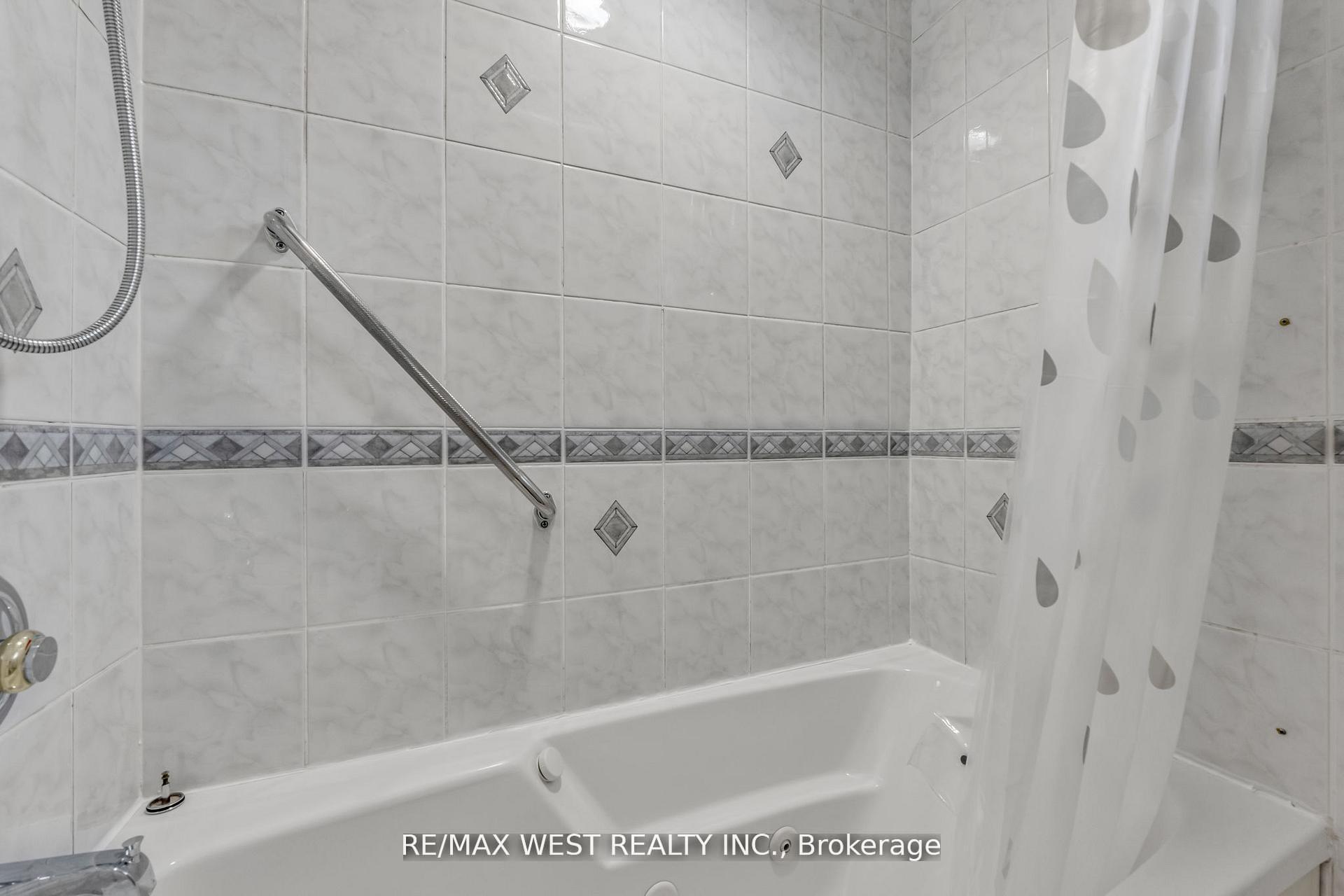 Photo 19 of 15 Breadner Drive, Etobicoke, Willowridge-Martingrove-Richview — HOMEH