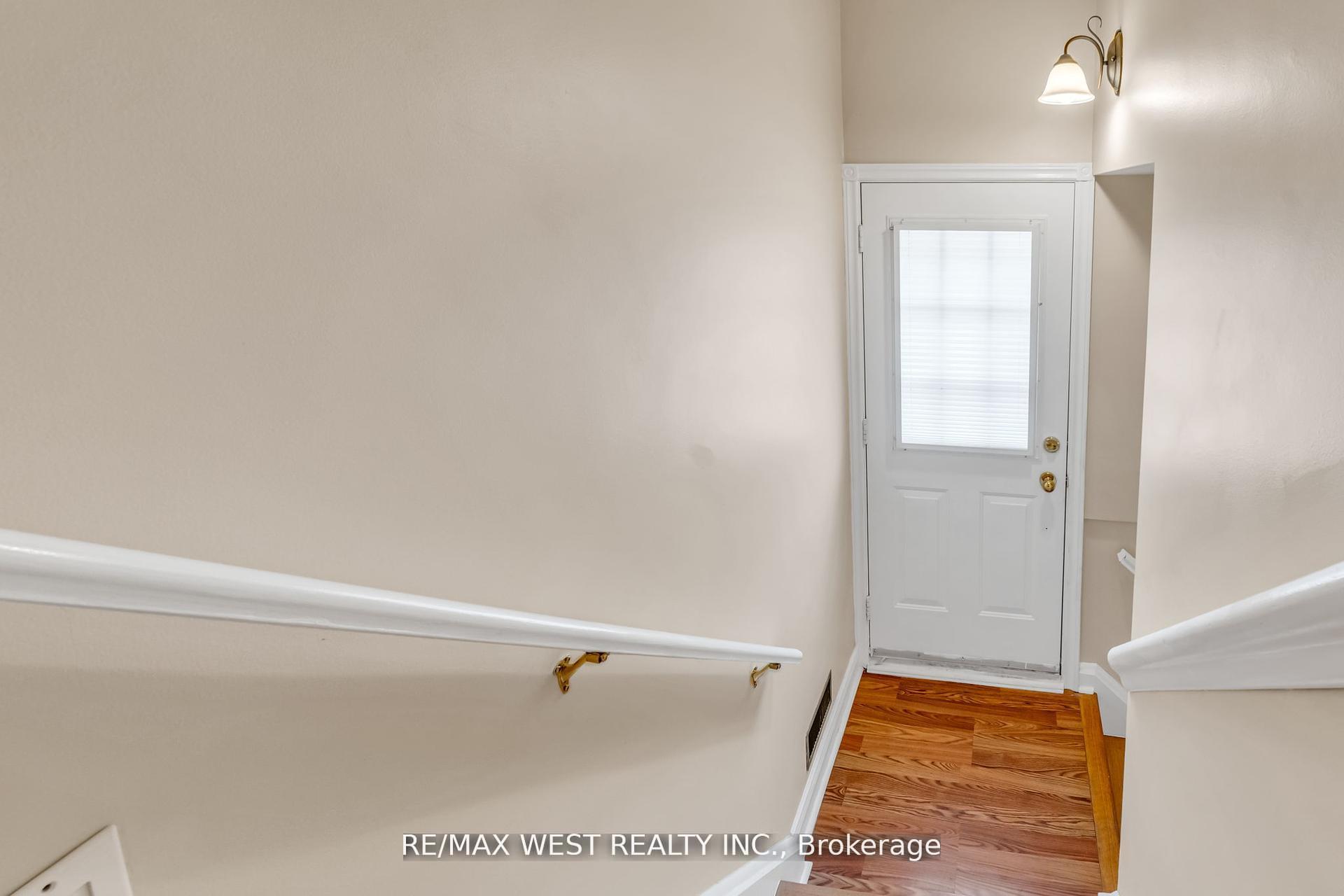 Photo 27 of 15 Breadner Drive, Etobicoke, Willowridge-Martingrove-Richview — HOMEH