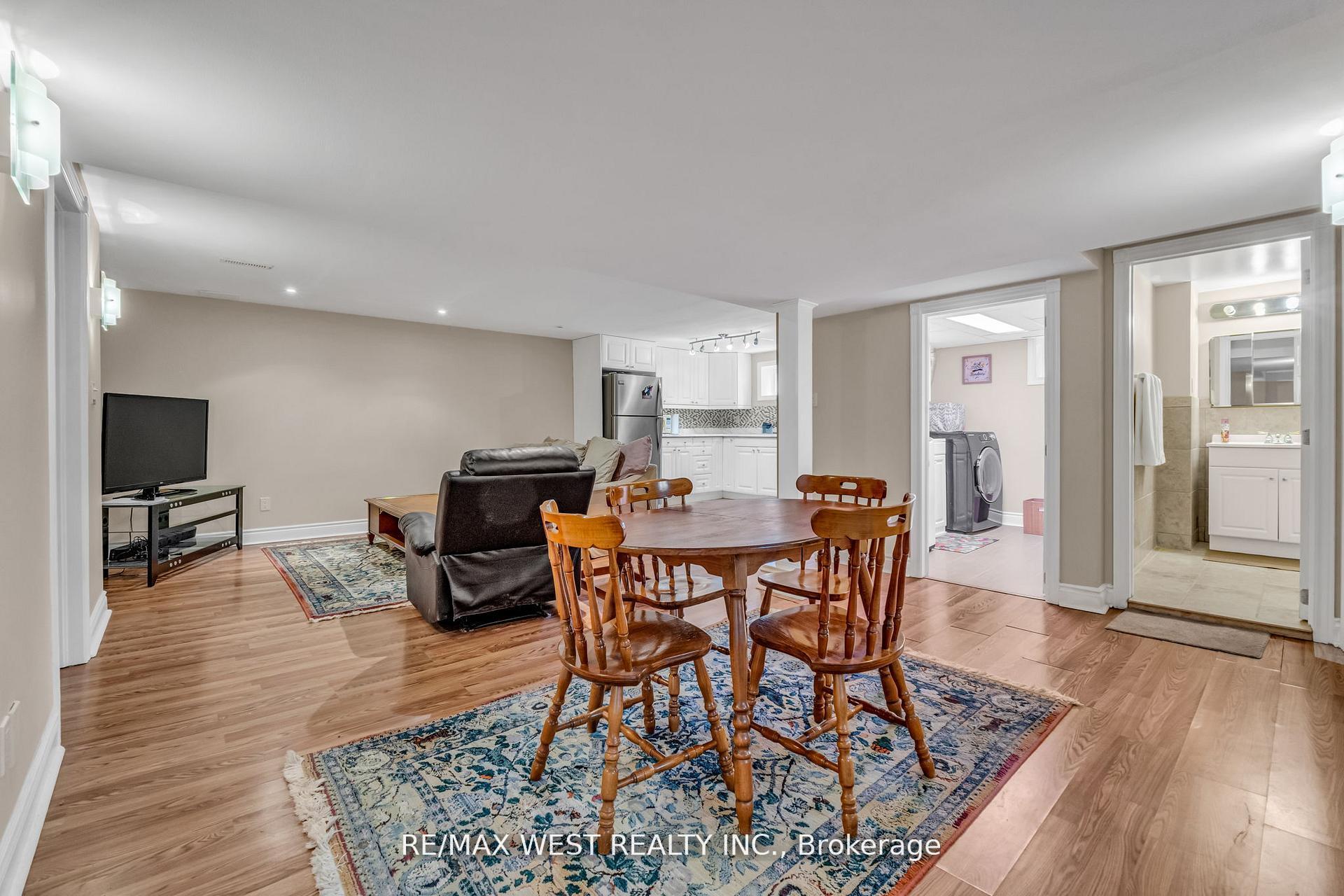 Photo 31 of 15 Breadner Drive, Etobicoke, Willowridge-Martingrove-Richview — HOMEH
