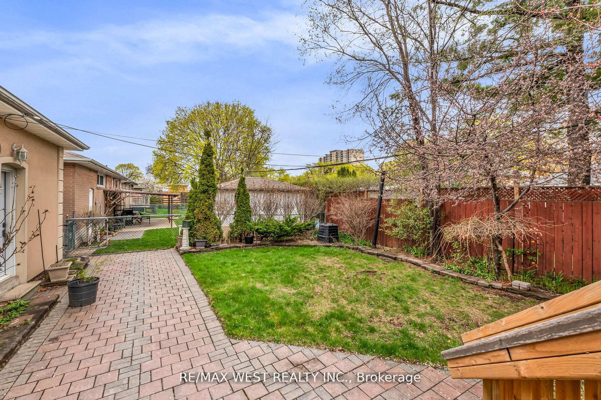 Photo 47 of 15 Breadner Drive, Etobicoke, Willowridge-Martingrove-Richview — HOMEH