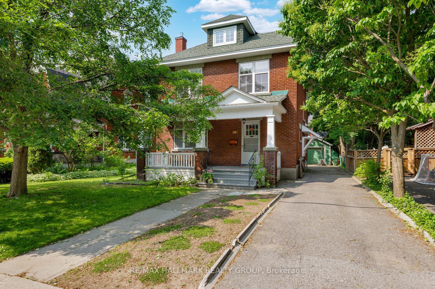 Front of 38 Harmer Avenue N