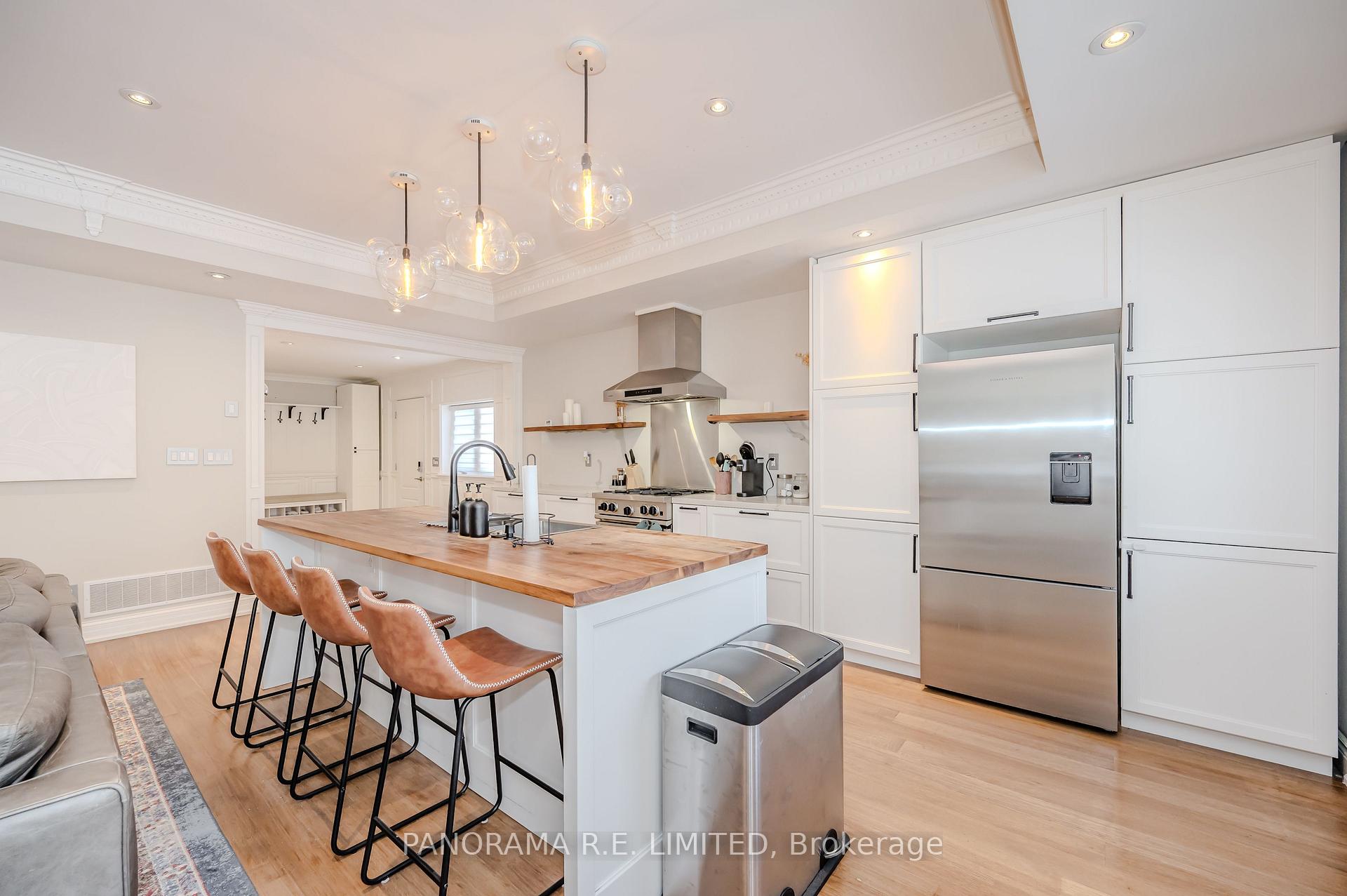Photo 2 of Unit Main, 12 Arkley Crescent, Etobicoke, Willowridge-Martingrove-Richview — HOMEH