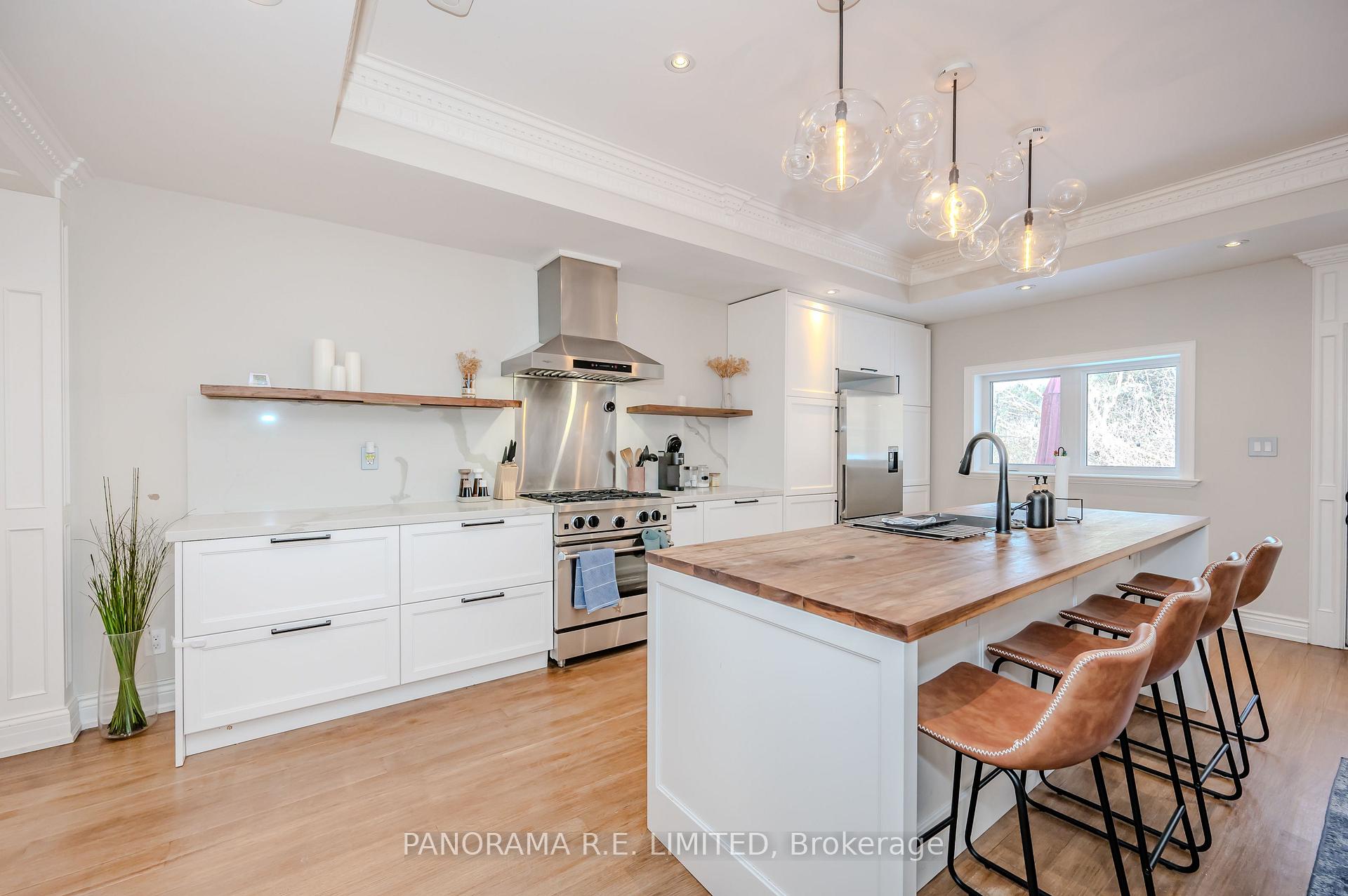 Photo 8 of Unit Main, 12 Arkley Crescent, Etobicoke, Willowridge-Martingrove-Richview — HOMEH