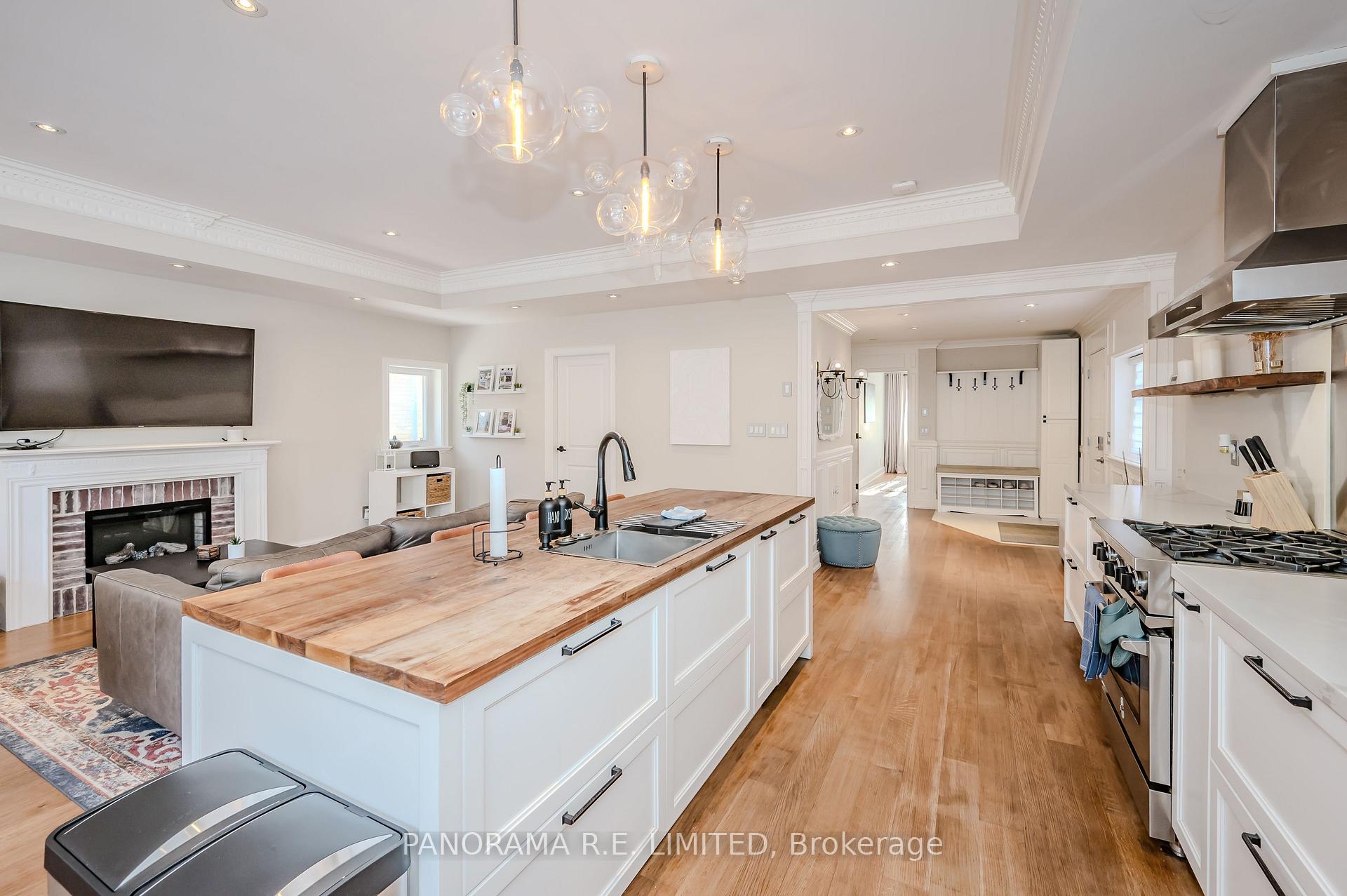 Photo 9 of Unit Main, 12 Arkley Crescent, Etobicoke, Willowridge-Martingrove-Richview — HOMEH
