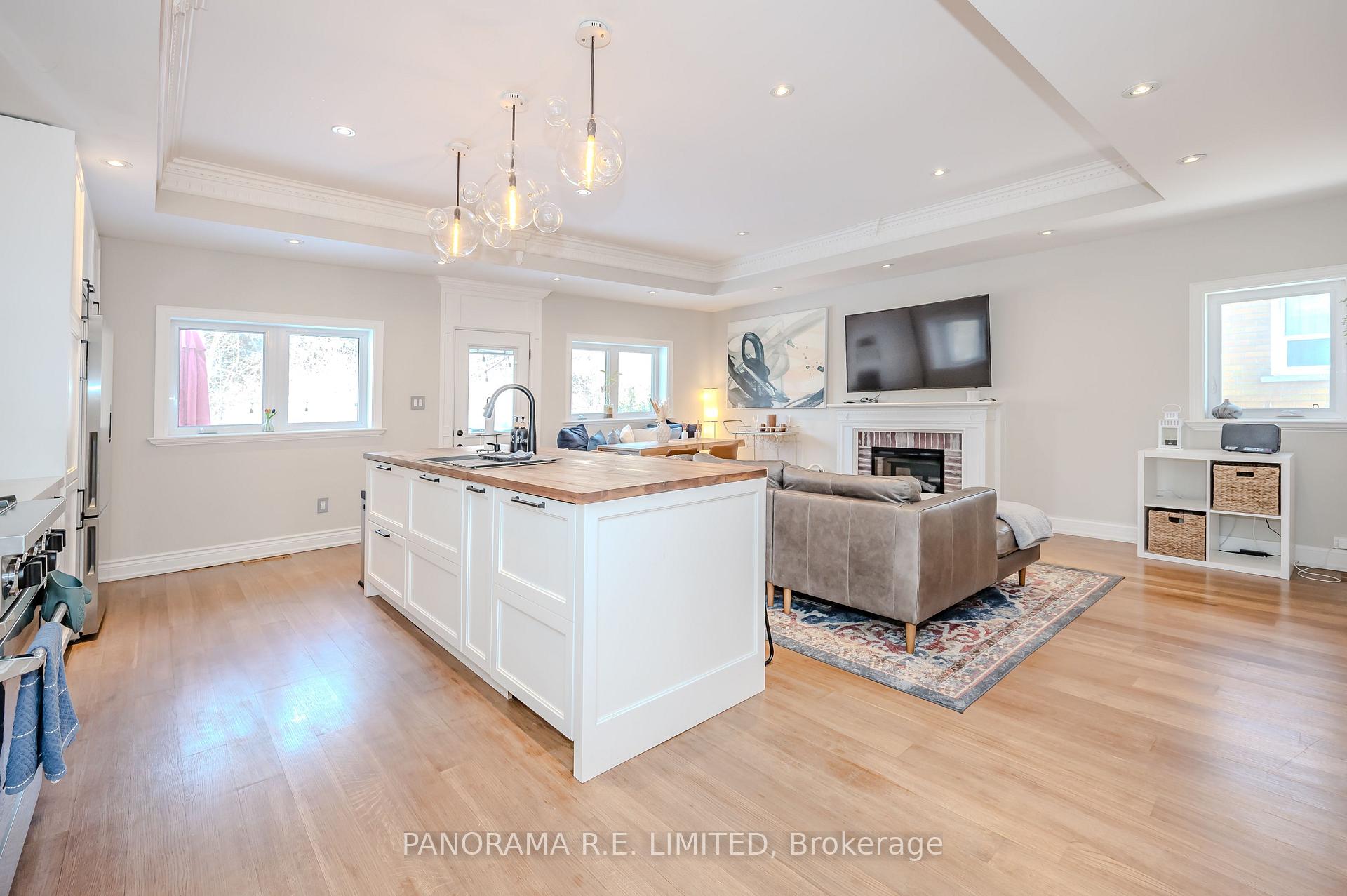Photo 10 of Unit Main, 12 Arkley Crescent, Etobicoke, Willowridge-Martingrove-Richview — HOMEH