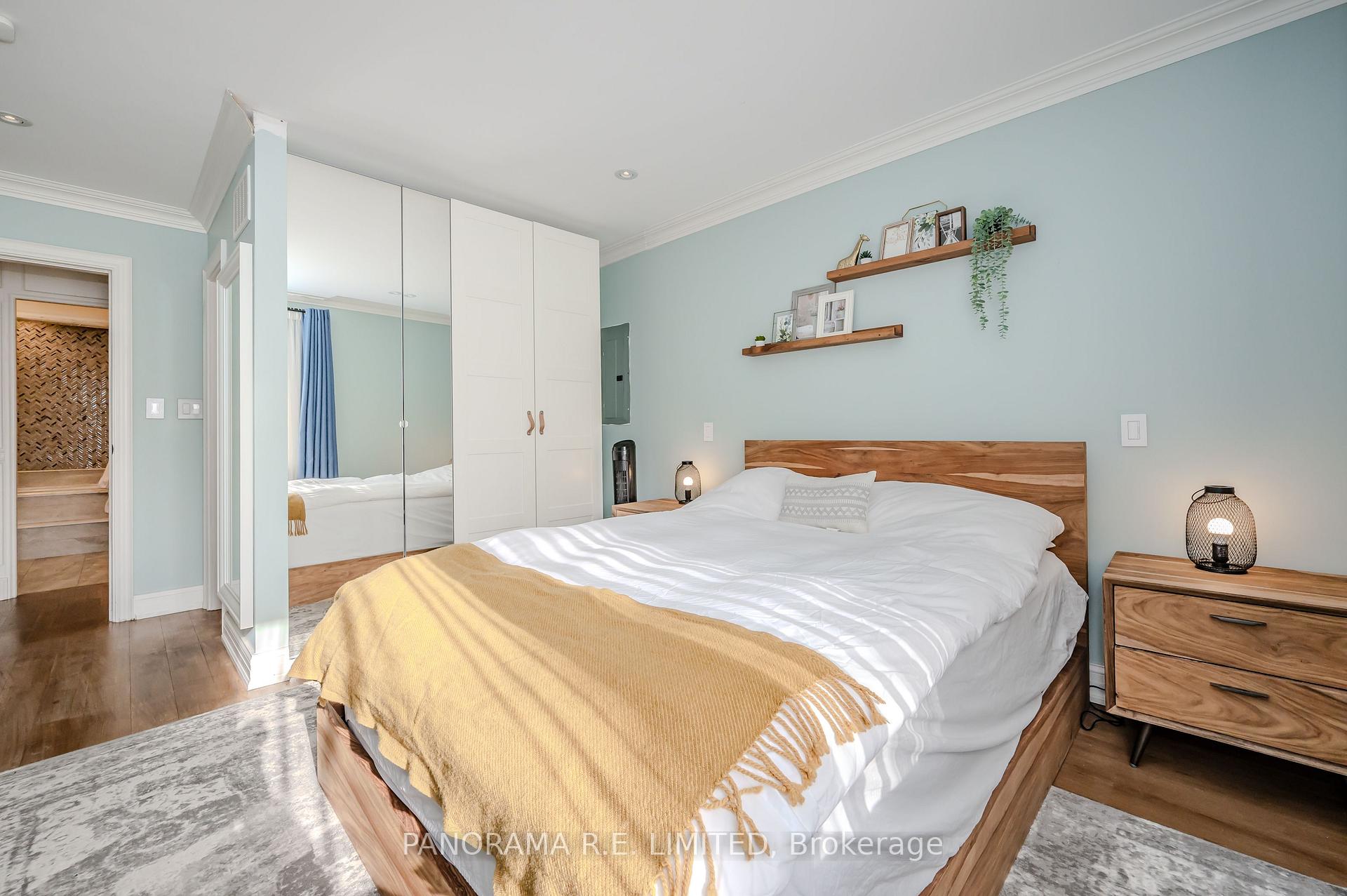 Photo 4 of Unit Main, 12 Arkley Crescent, Etobicoke, Willowridge-Martingrove-Richview — HOMEH