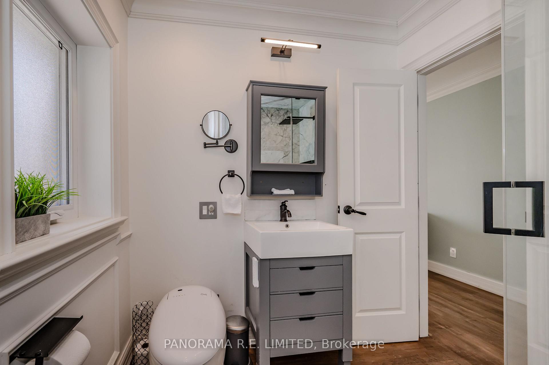 Photo 13 of Unit Main, 12 Arkley Crescent, Etobicoke, Willowridge-Martingrove-Richview — HOMEH