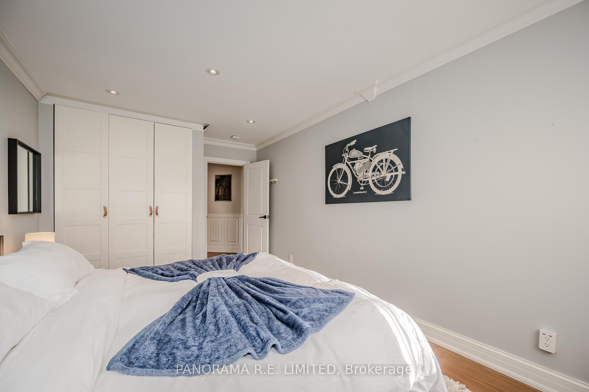 Photo 6 of Unit Main, 12 Arkley Crescent, Etobicoke, Willowridge-Martingrove-Richview — HOMEH