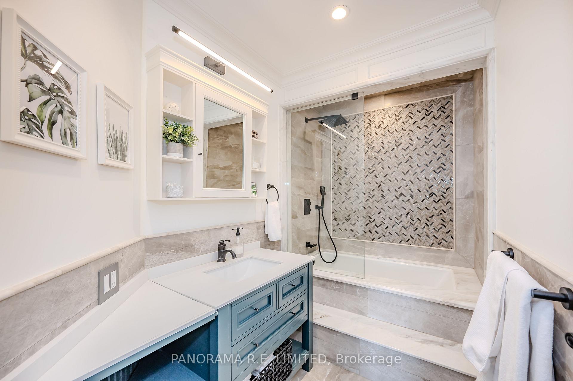 Photo 11 of Unit Main, 12 Arkley Crescent, Etobicoke, Willowridge-Martingrove-Richview — HOMEH