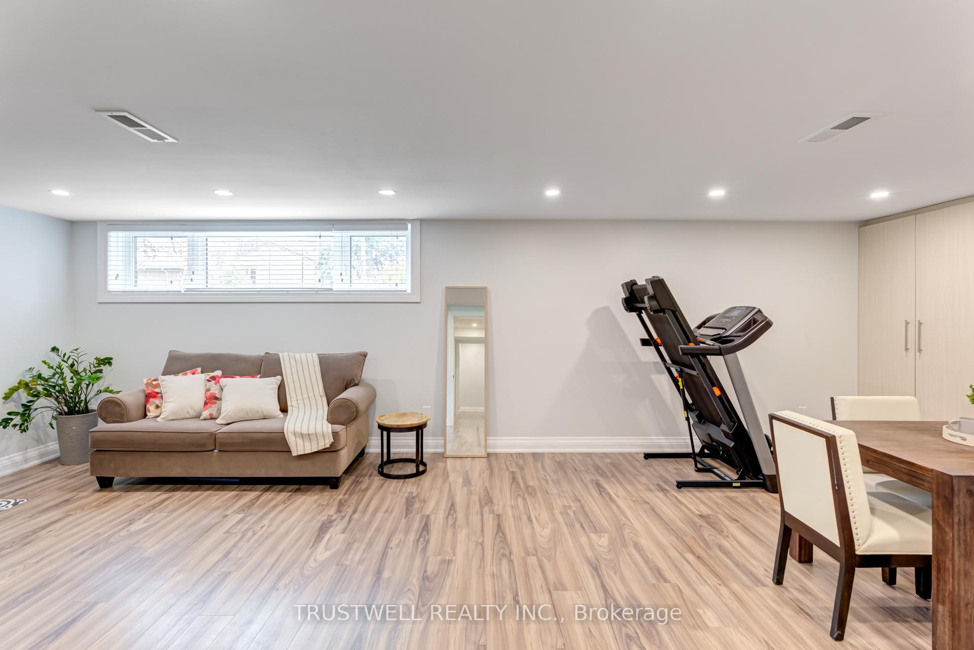 Photo 13 of 101 Wincott Drive, Etobicoke, Kingsview Village-The Westway — HOMEH