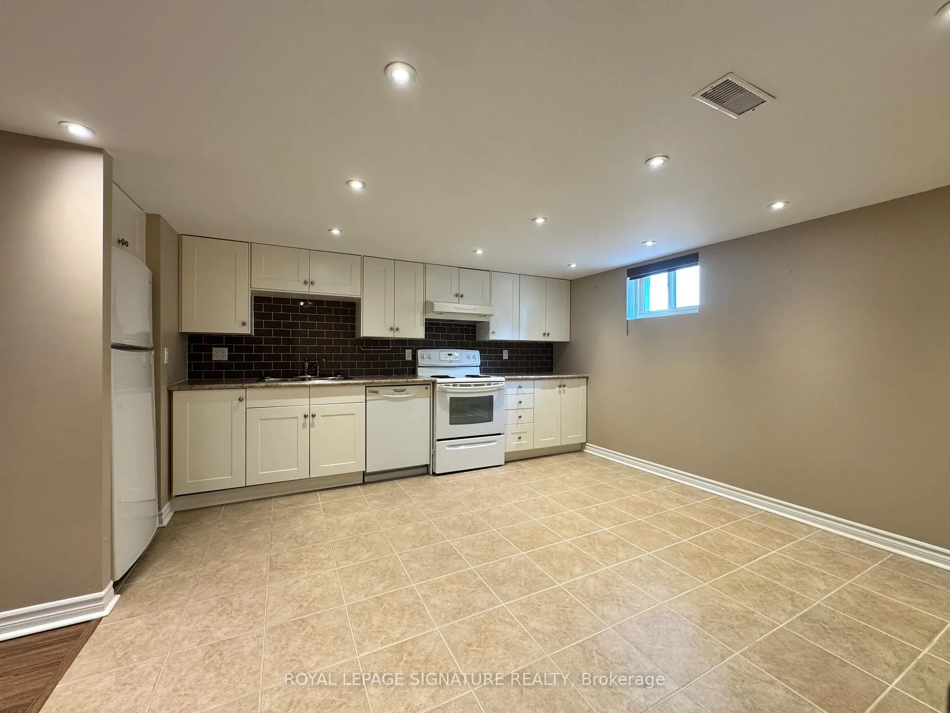 Photo 1 of Unit Lower, 36 Johnson Road, Aurora, Aurora Highlands — HOMEH