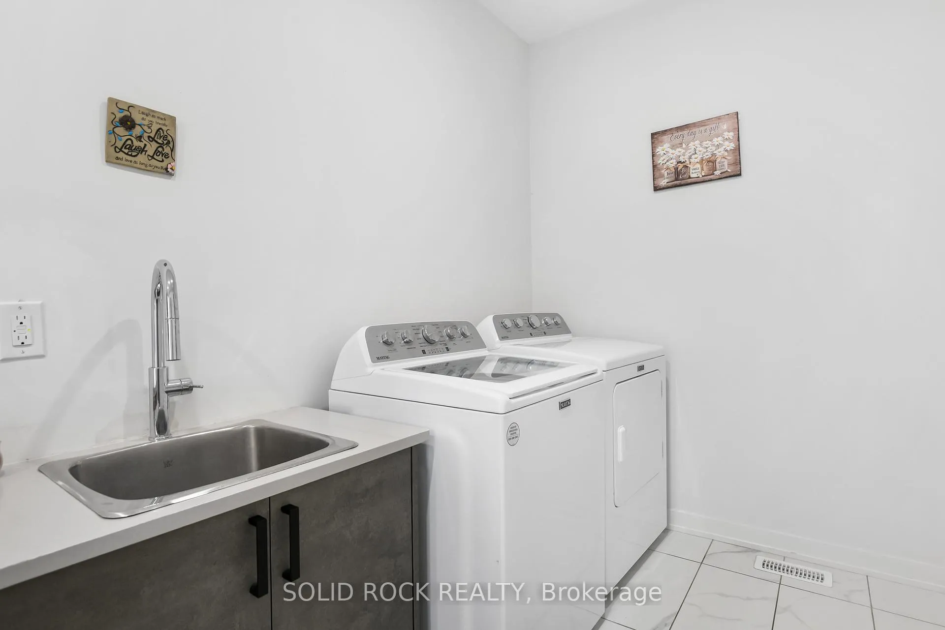 Photo 281 of 47 Mill Lane, Arnprior — HOMEH