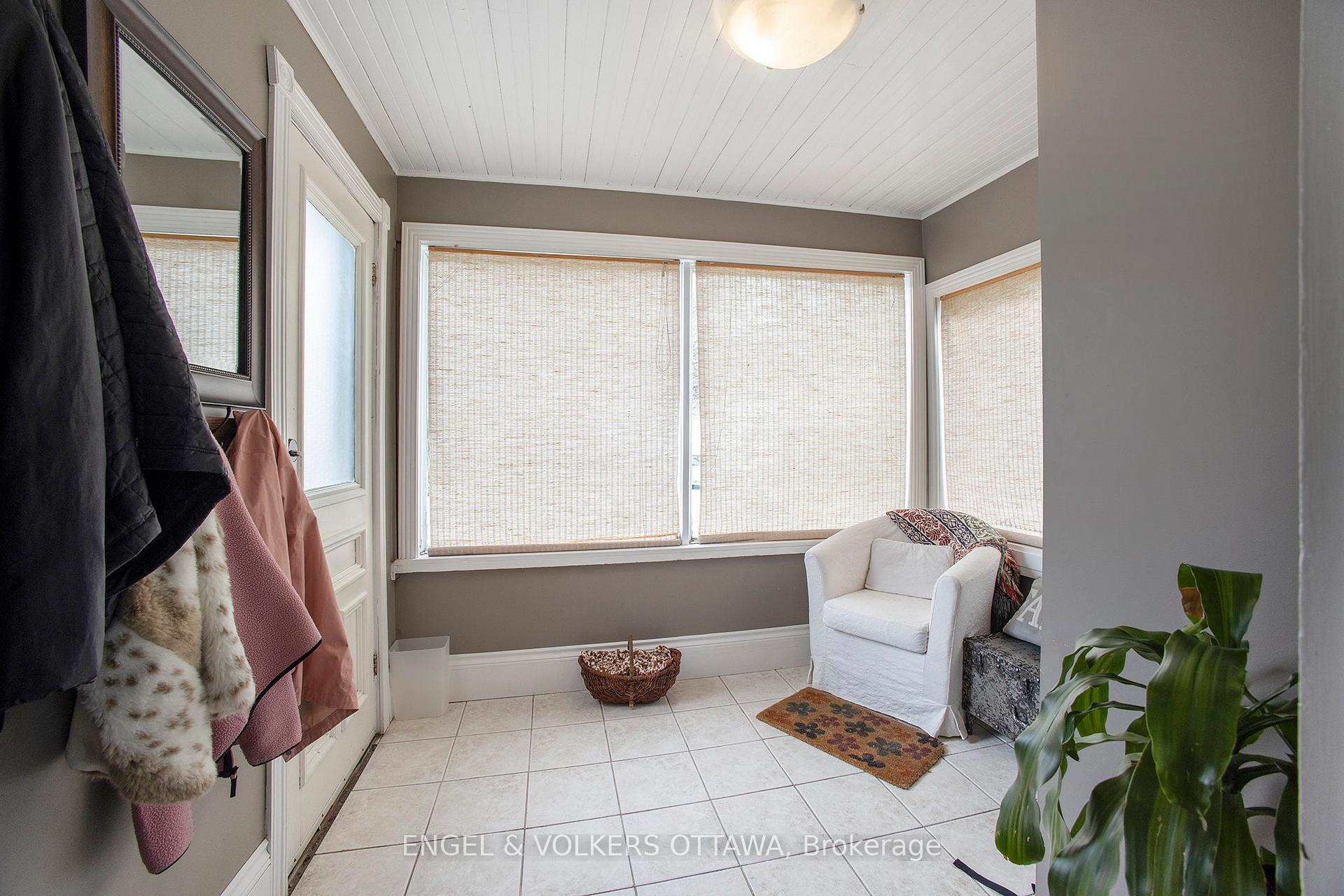 Photo 4 of 290 Carleton Avenue, Ottawa, Ottawa West — HOMEH