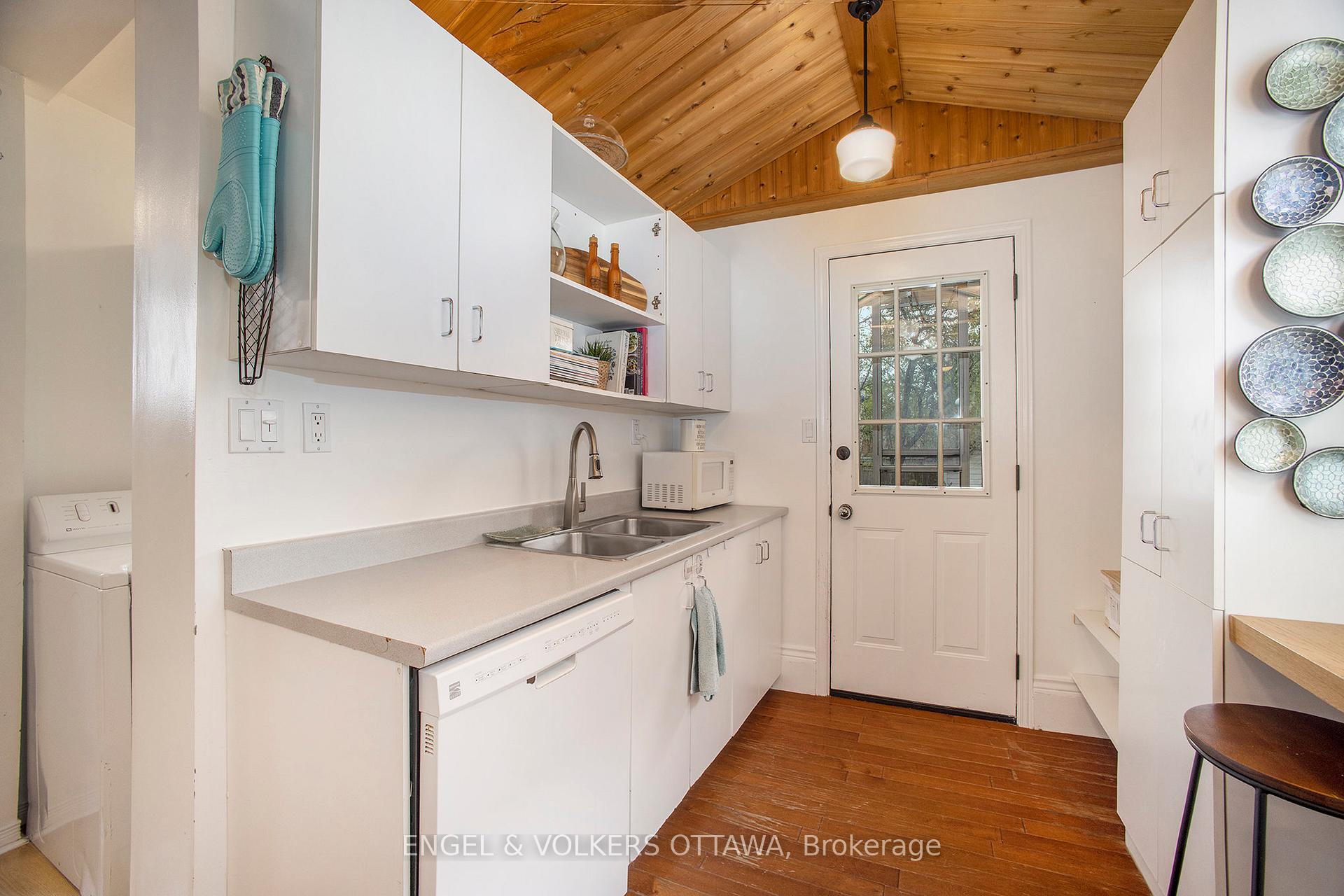 Photo 13 of 290 Carleton Avenue, Ottawa, Ottawa West — HOMEH