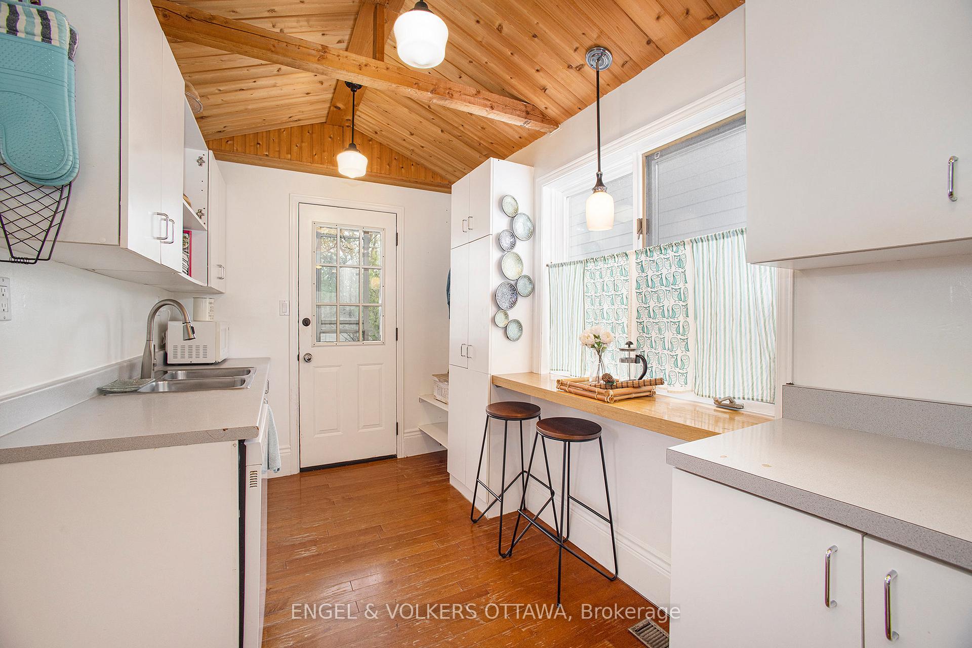 Photo 14 of 290 Carleton Avenue, Ottawa, Ottawa West — HOMEH