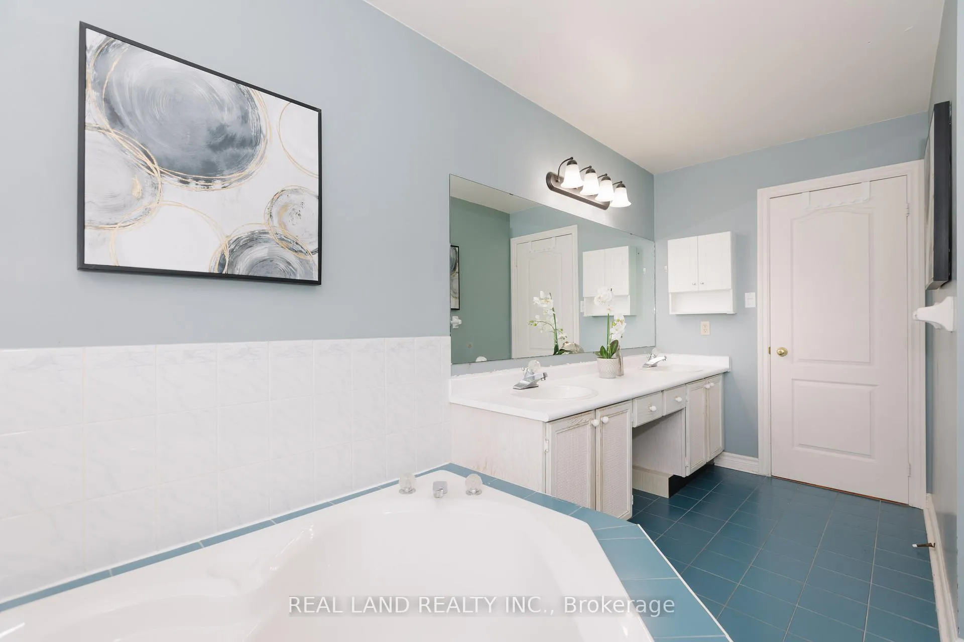 Photo 385 of 6 Mcgee Crescent, Aurora, Aurora Highlands — HOMEH