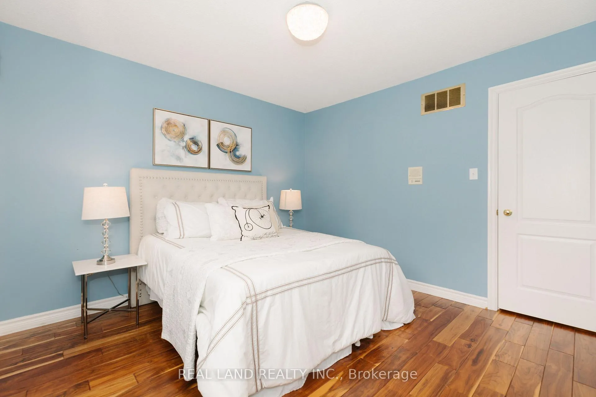 Photo 398 of 6 Mcgee Crescent, Aurora, Aurora Highlands — HOMEH