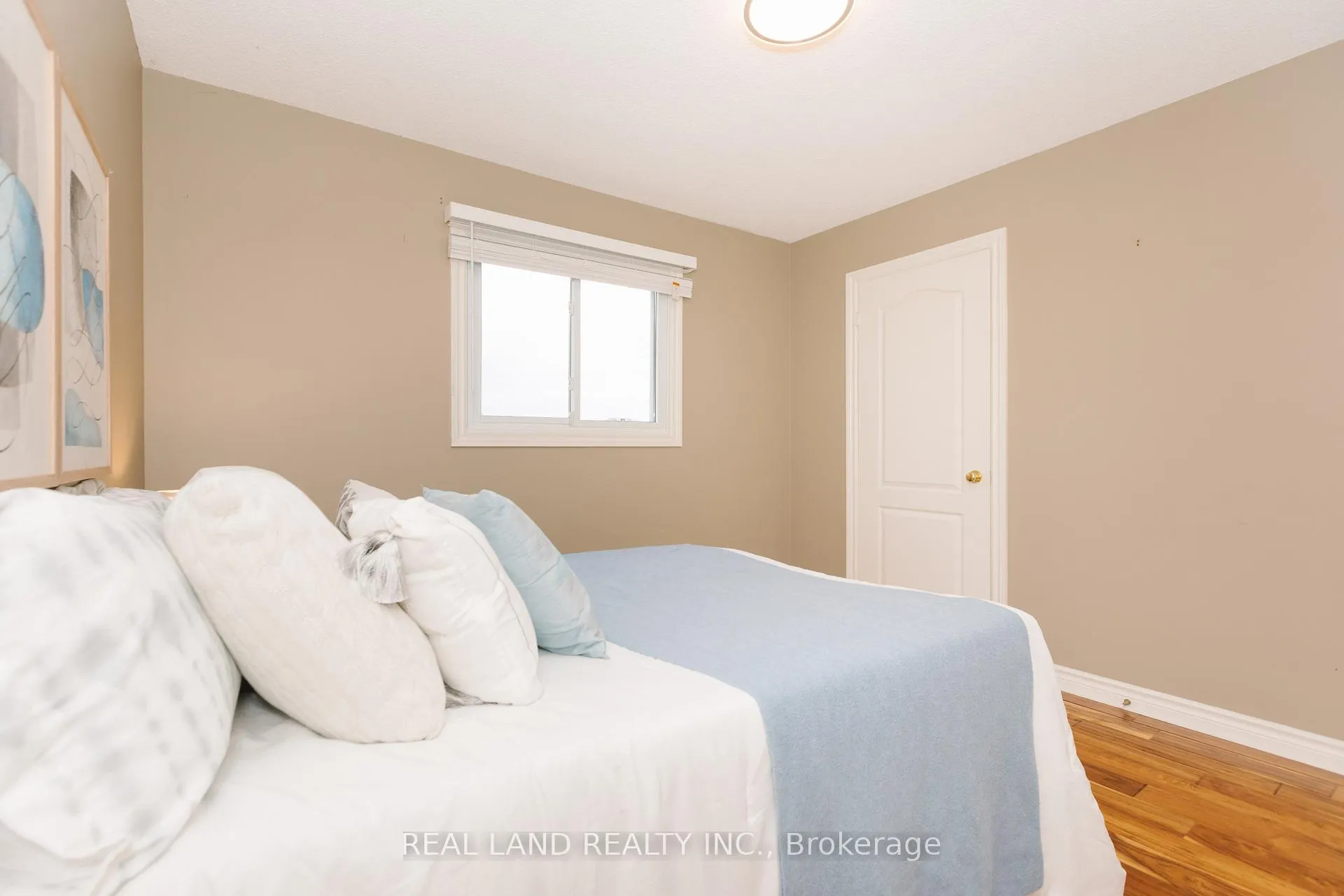 Photo 430 of 6 Mcgee Crescent, Aurora, Aurora Highlands — HOMEH