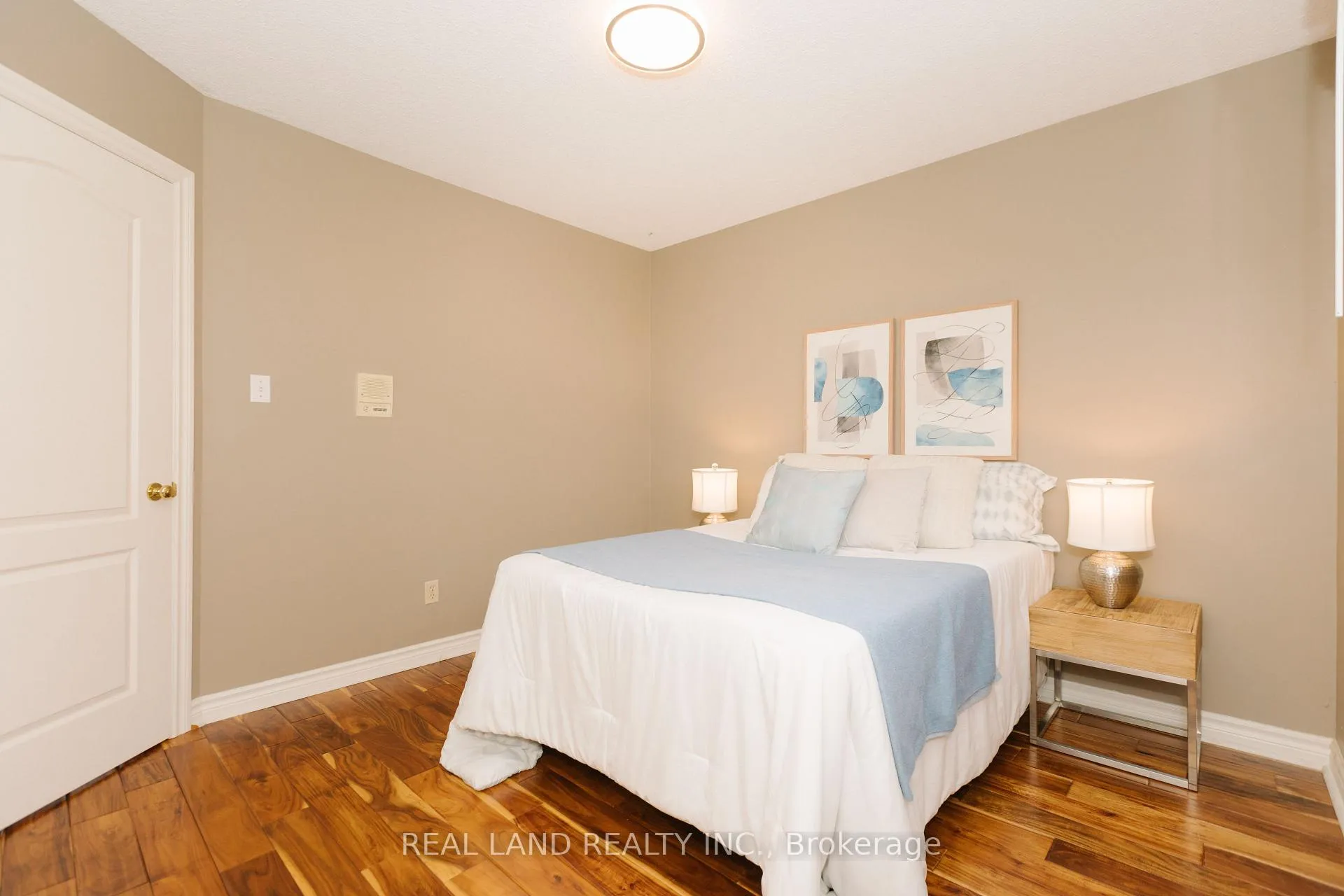 Photo 449 of 6 Mcgee Crescent, Aurora, Aurora Highlands — HOMEH