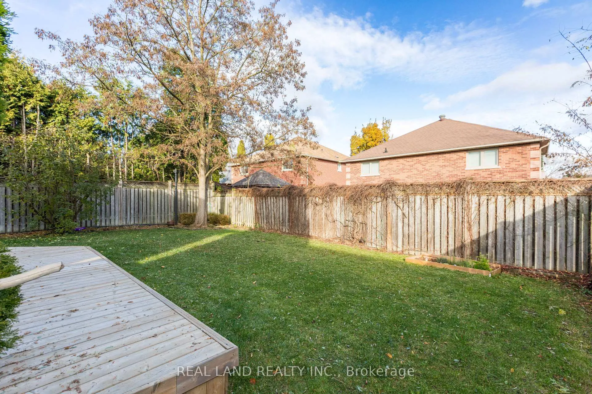 Photo 550 of 6 Mcgee Crescent, Aurora, Aurora Highlands — HOMEH