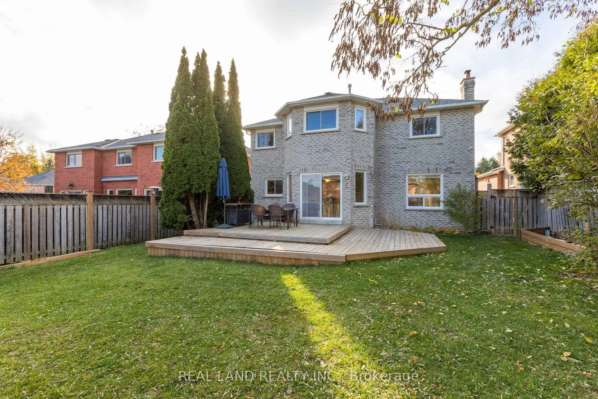 Photo 567 of 6 Mcgee Crescent, Aurora, Aurora Highlands — HOMEH