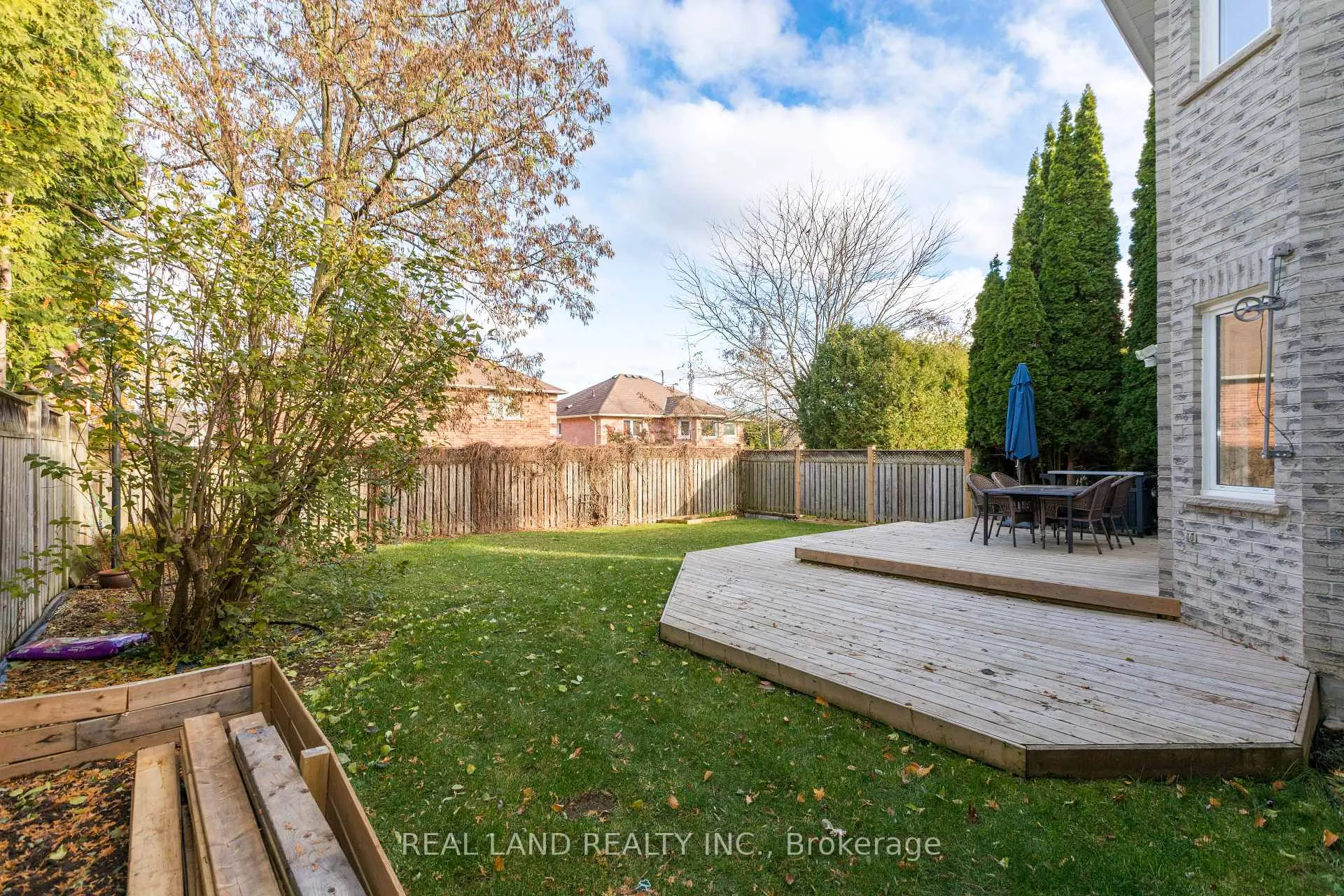 Photo 596 of 6 Mcgee Crescent, Aurora, Aurora Highlands — HOMEH