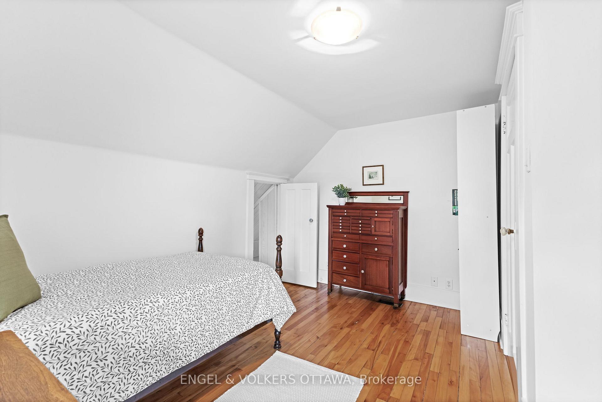 Photo 23 of 70 Caroline Avenue, Ottawa, Ottawa West — HOMEH