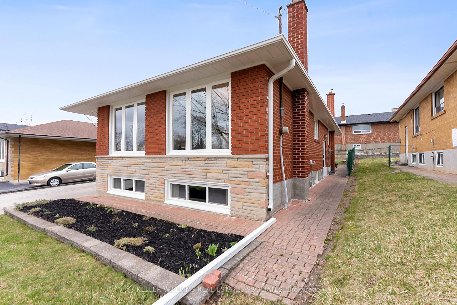 Photo 3 of 100 The Westway, Etobicoke, Kingsview Village-The Westway — HOMEH