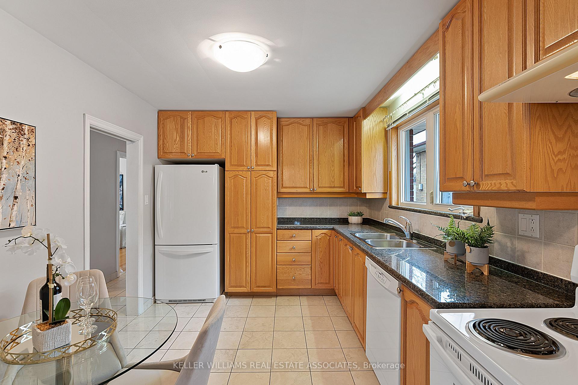 Photo 17 of 100 The Westway, Etobicoke, Kingsview Village-The Westway — HOMEH