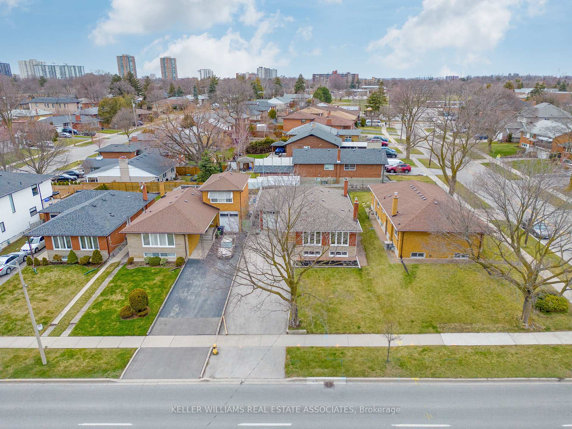 Photo 33 of 100 The Westway, Etobicoke, Kingsview Village-The Westway — HOMEH