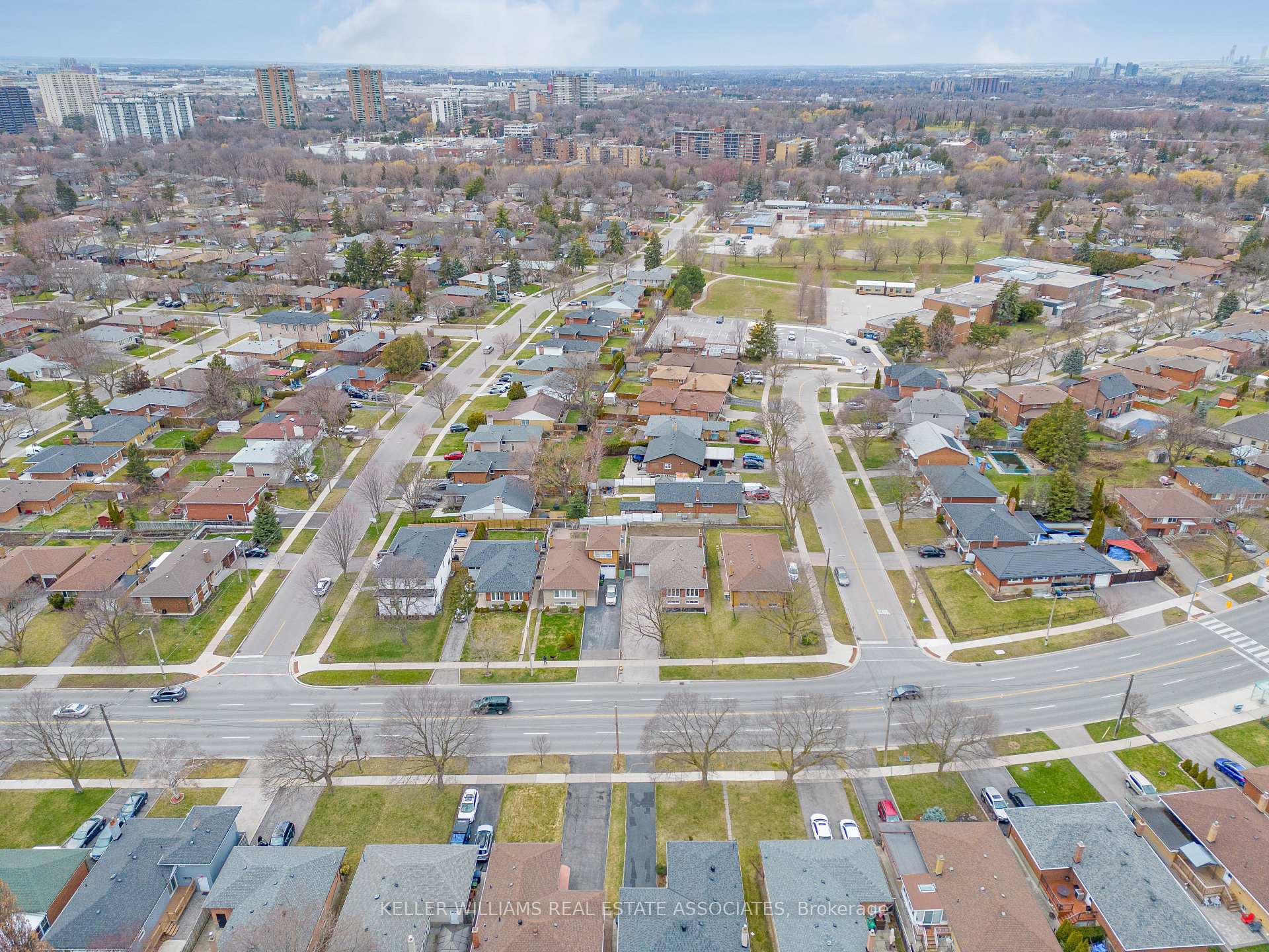 Photo 34 of 100 The Westway, Etobicoke, Kingsview Village-The Westway — HOMEH