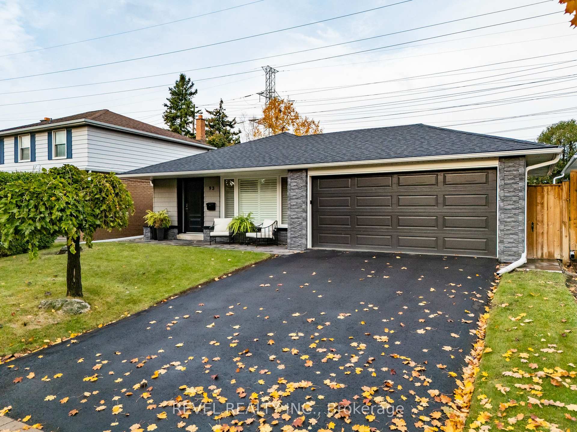 Photo 2 of 93 Willowridge Road, Etobicoke, Willowridge-Martingrove-Richview — HOMEH