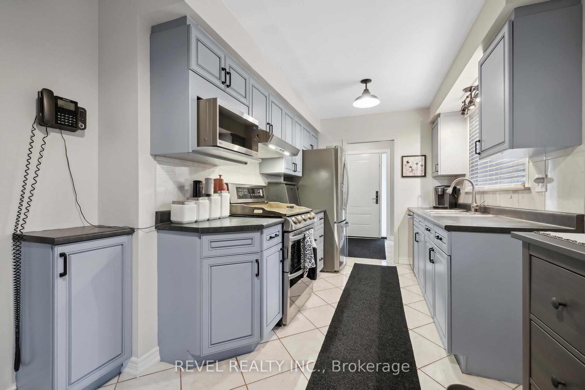 Photo 8 of 93 Willowridge Road, Etobicoke, Willowridge-Martingrove-Richview — HOMEH