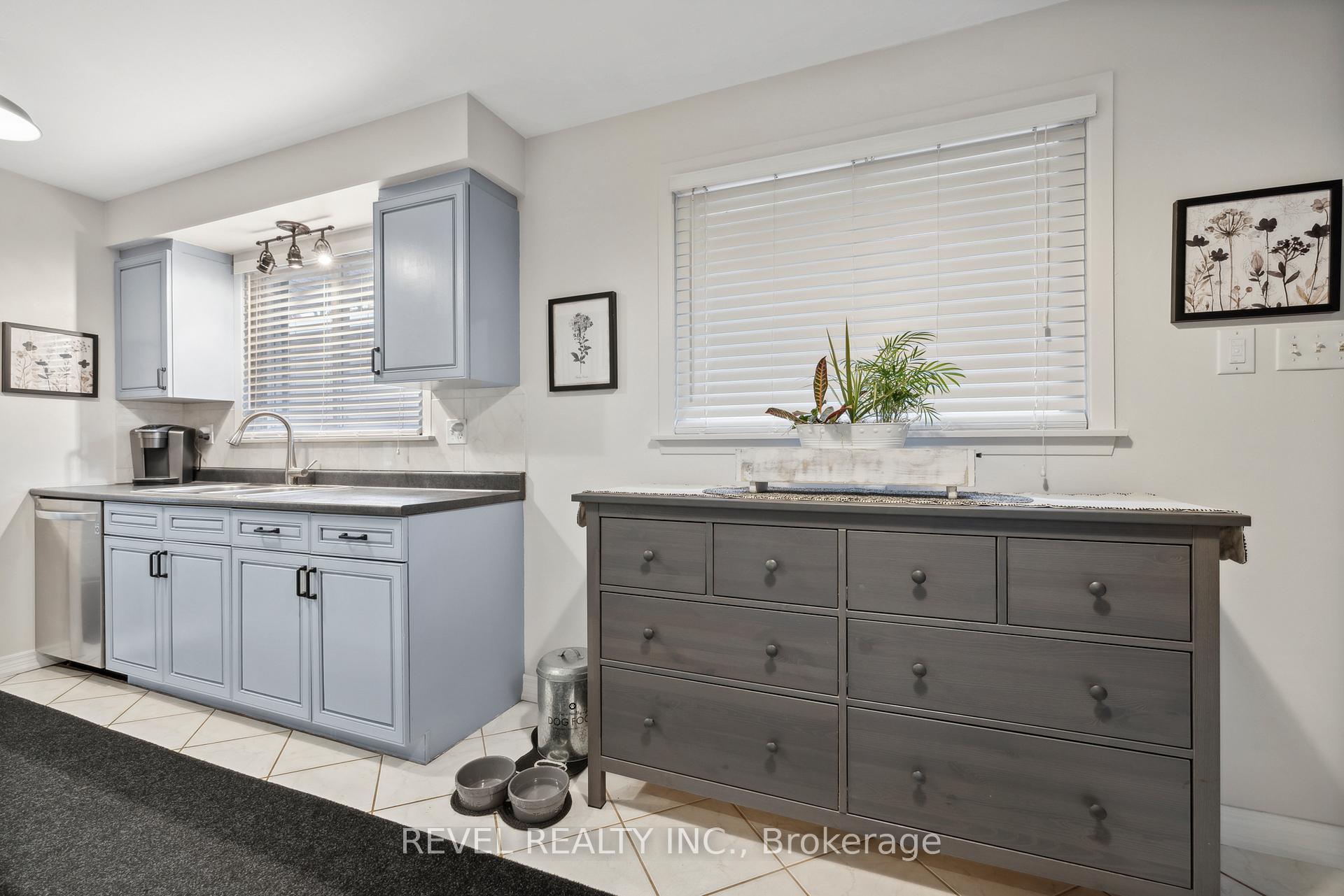 Photo 9 of 93 Willowridge Road, Etobicoke, Willowridge-Martingrove-Richview — HOMEH