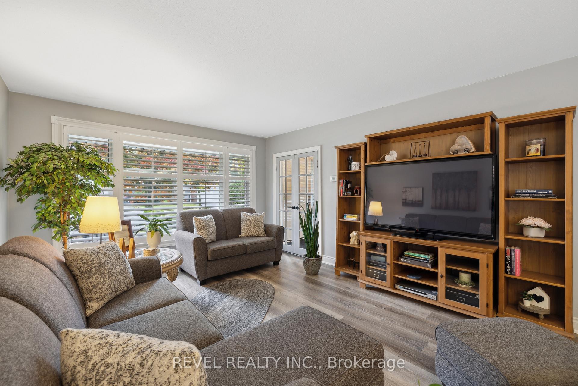 Photo 11 of 93 Willowridge Road, Etobicoke, Willowridge-Martingrove-Richview — HOMEH