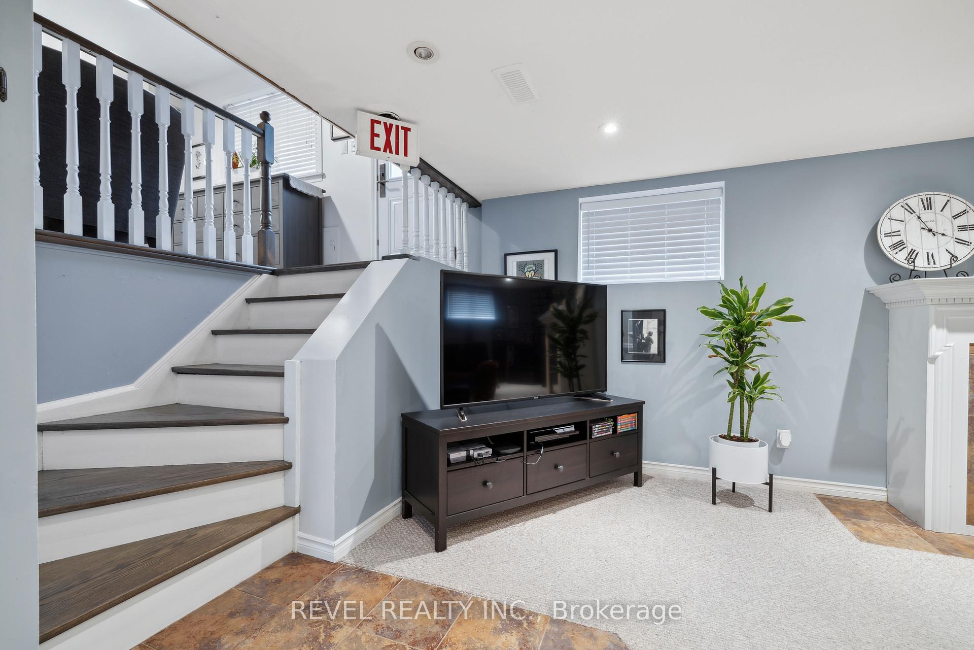 Photo 19 of 93 Willowridge Road, Etobicoke, Willowridge-Martingrove-Richview — HOMEH